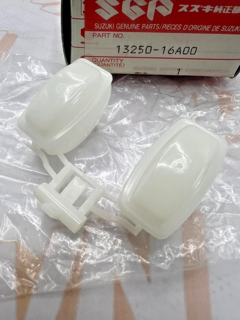 SUZUKI NOS OEM SUPERSEDED BY 1325030D50 FLOAT | 13250-16A00
