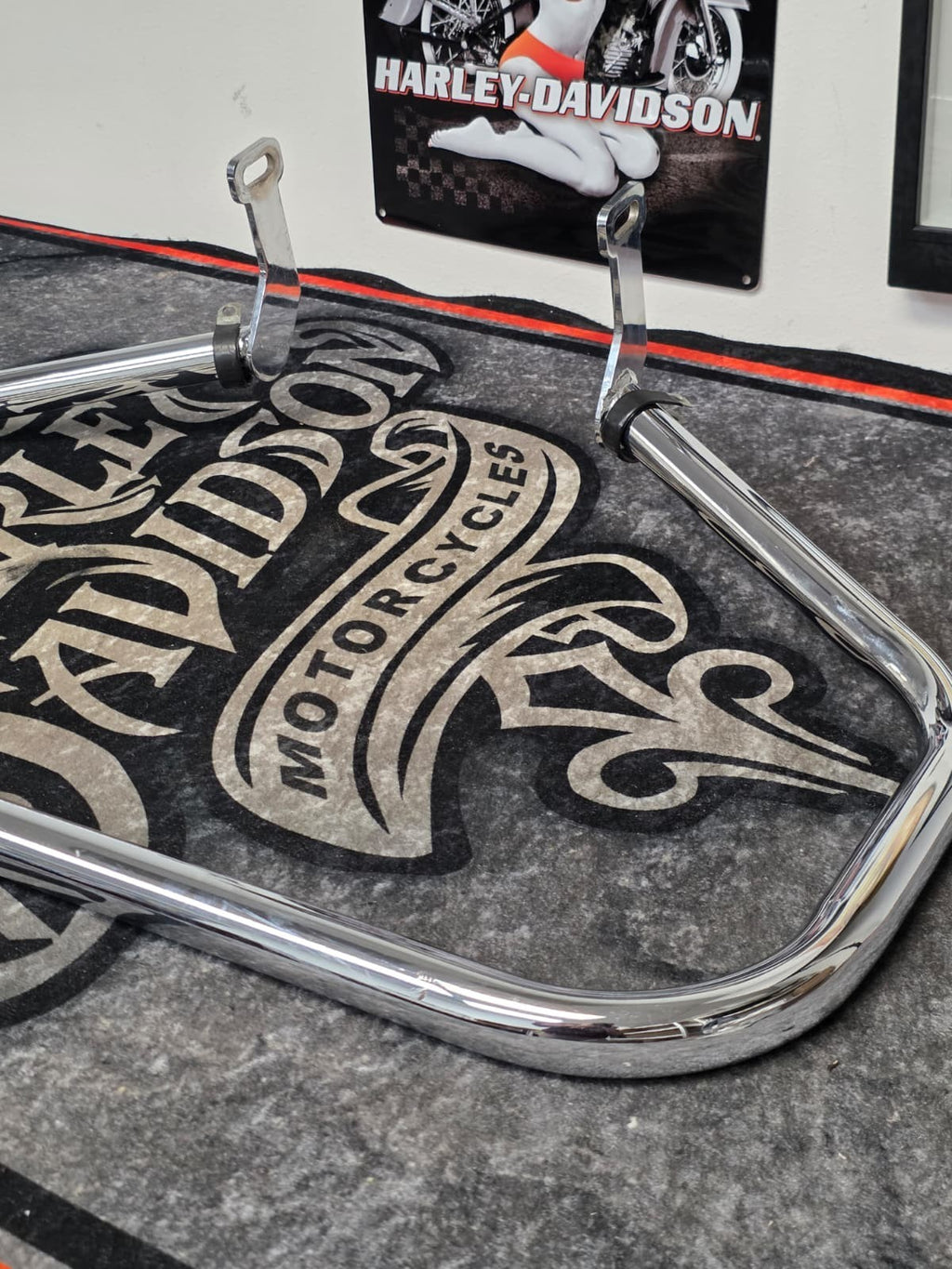 Highway Engine Guard Crash Bar For Harley softail 00-17 SPRINGER,FATBOY,BREAKOUT