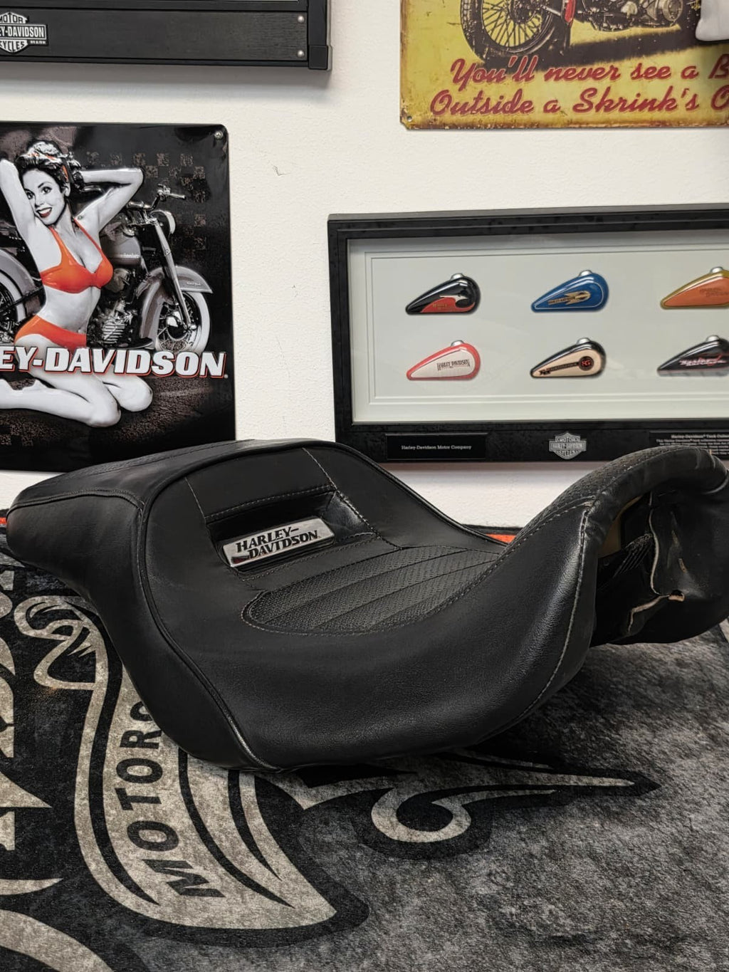 Harley-Davidson Dyna Low Rider Motorcycle Seat 2-Up 2014-1 5 OEM P52000136