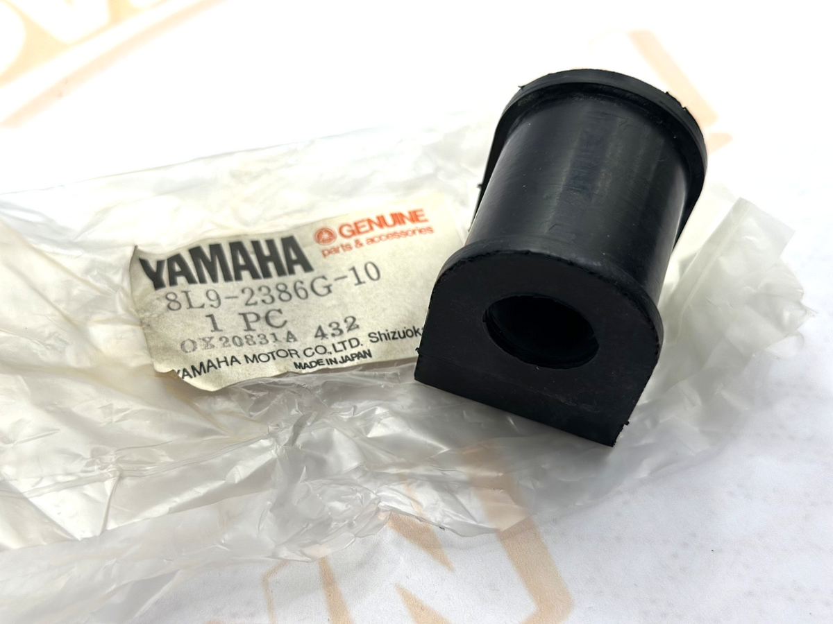 NOS YAMAHA SR540 VMX540 FRONT STABILIZER BUSHING PART# 8L9-2386G-10