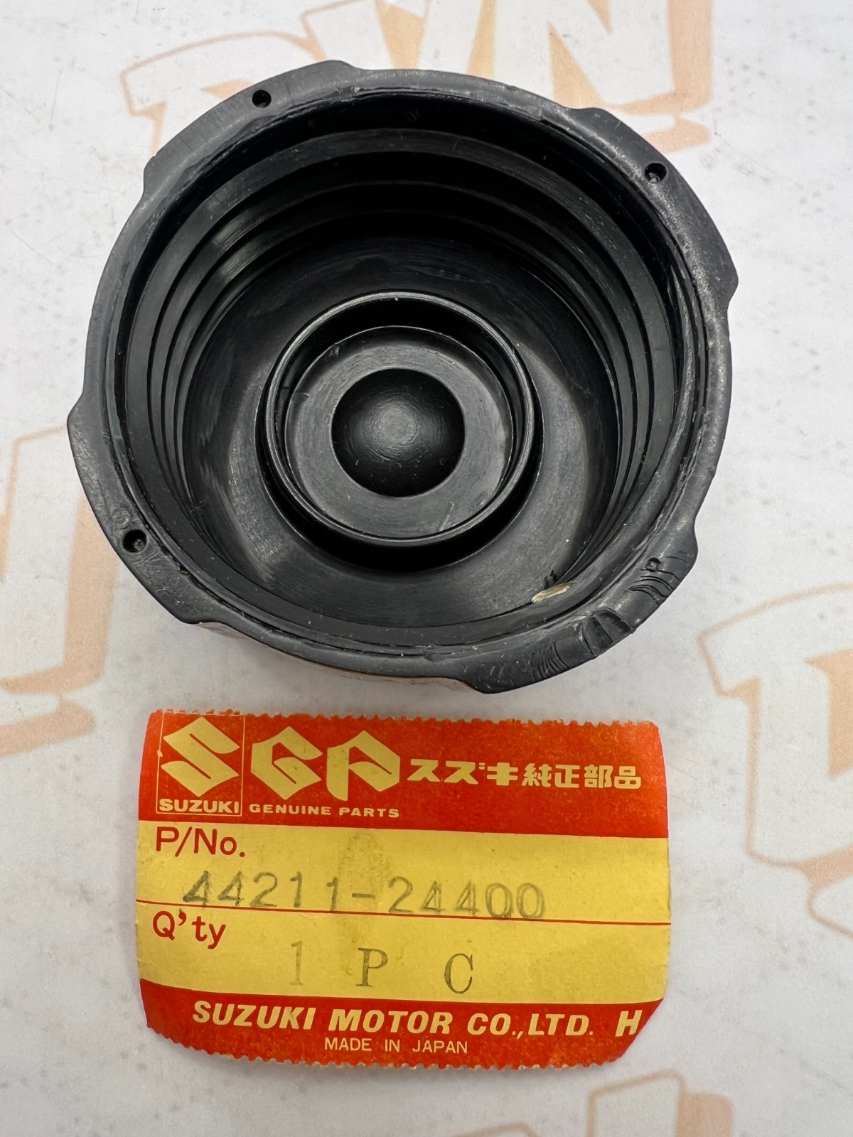 NOS GENUINE SUZUKI GAS CAP LT185 LT125 LT230 LT300 OEM 44211-24400 LT
