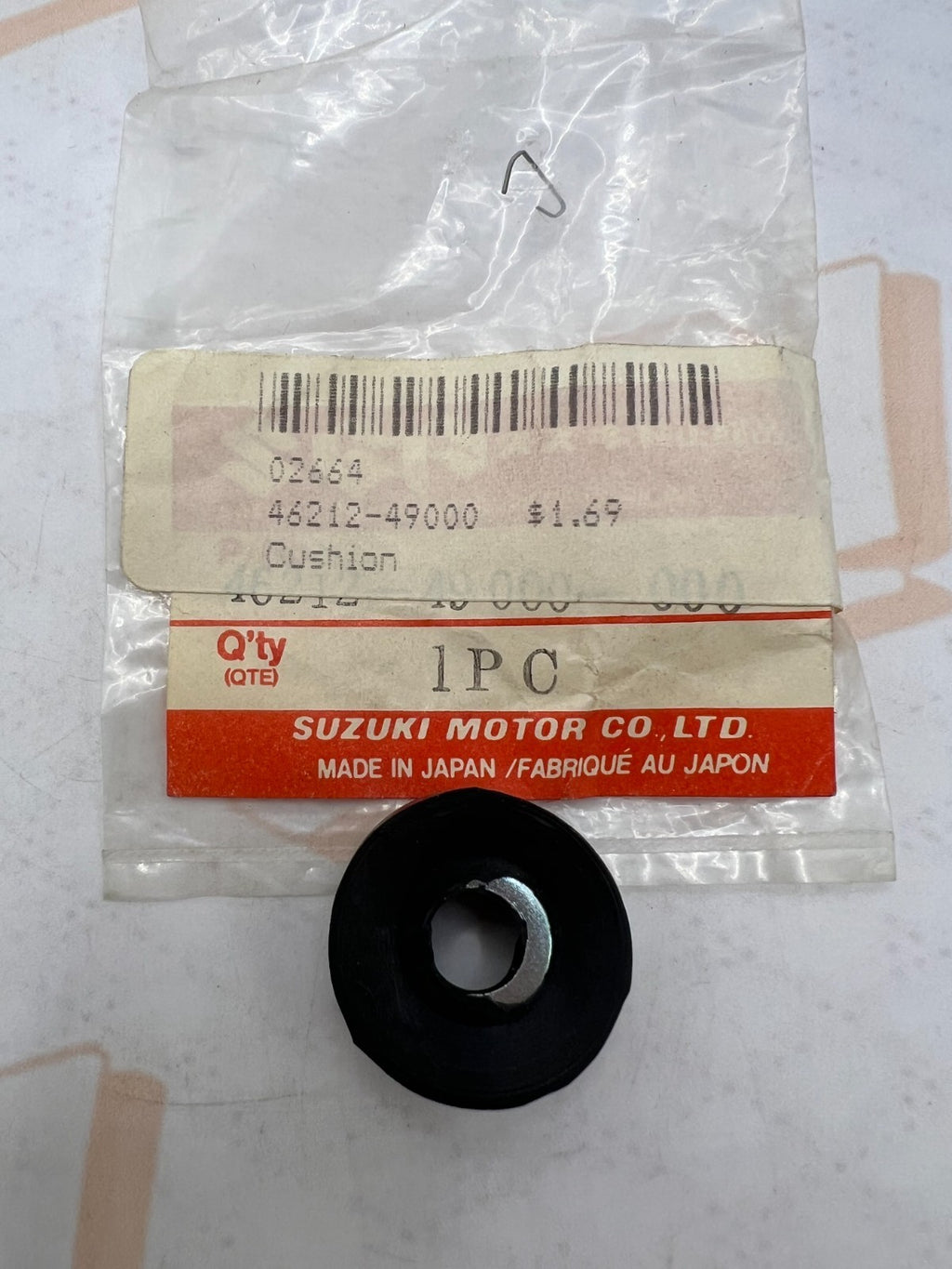 NOS Genuine Suzuki GS GSX Pillion Handle Cushion 46212-49000 NEW OEM