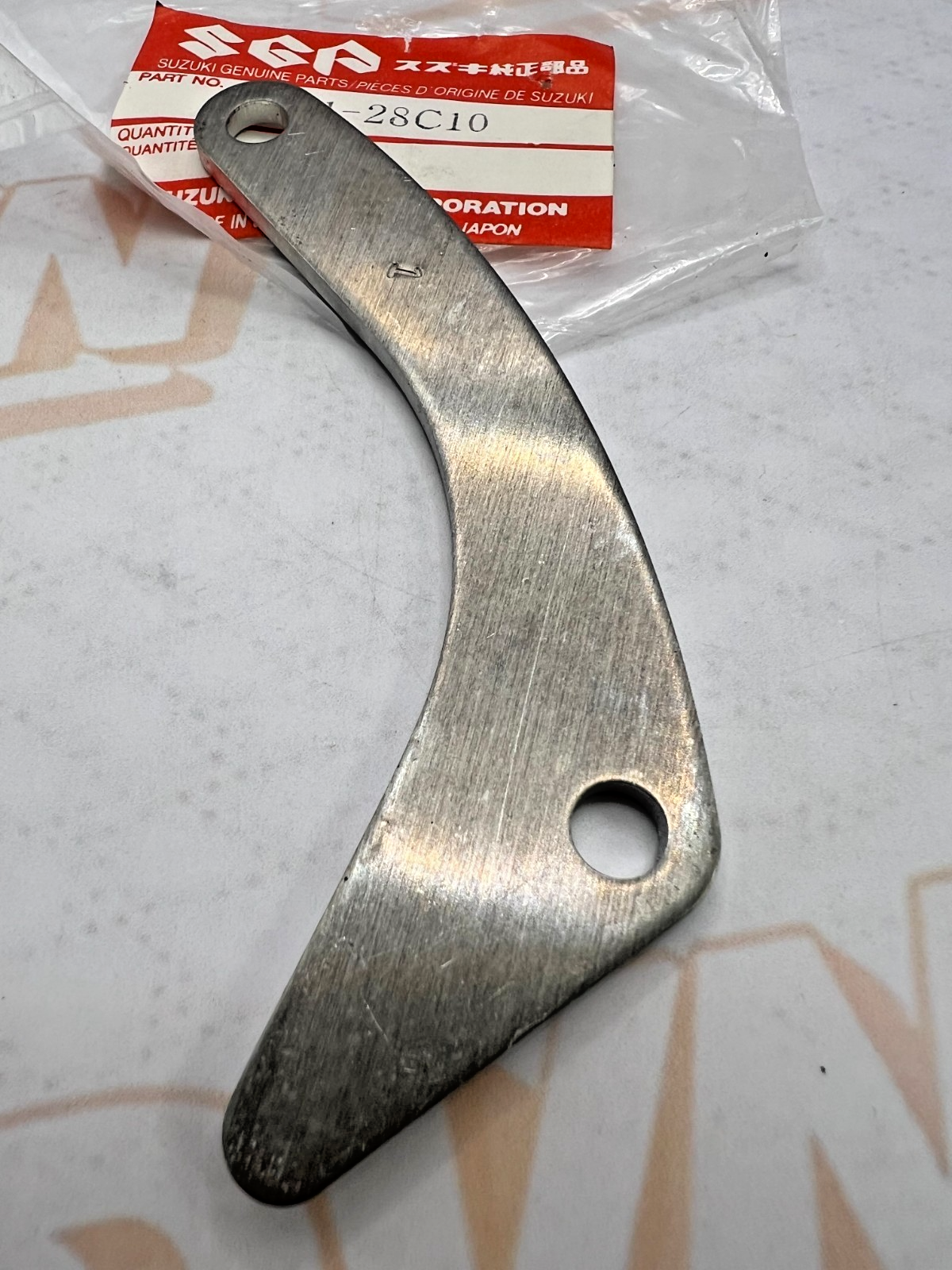 suzuki plate NOS OEM chain guide 27641-28c10