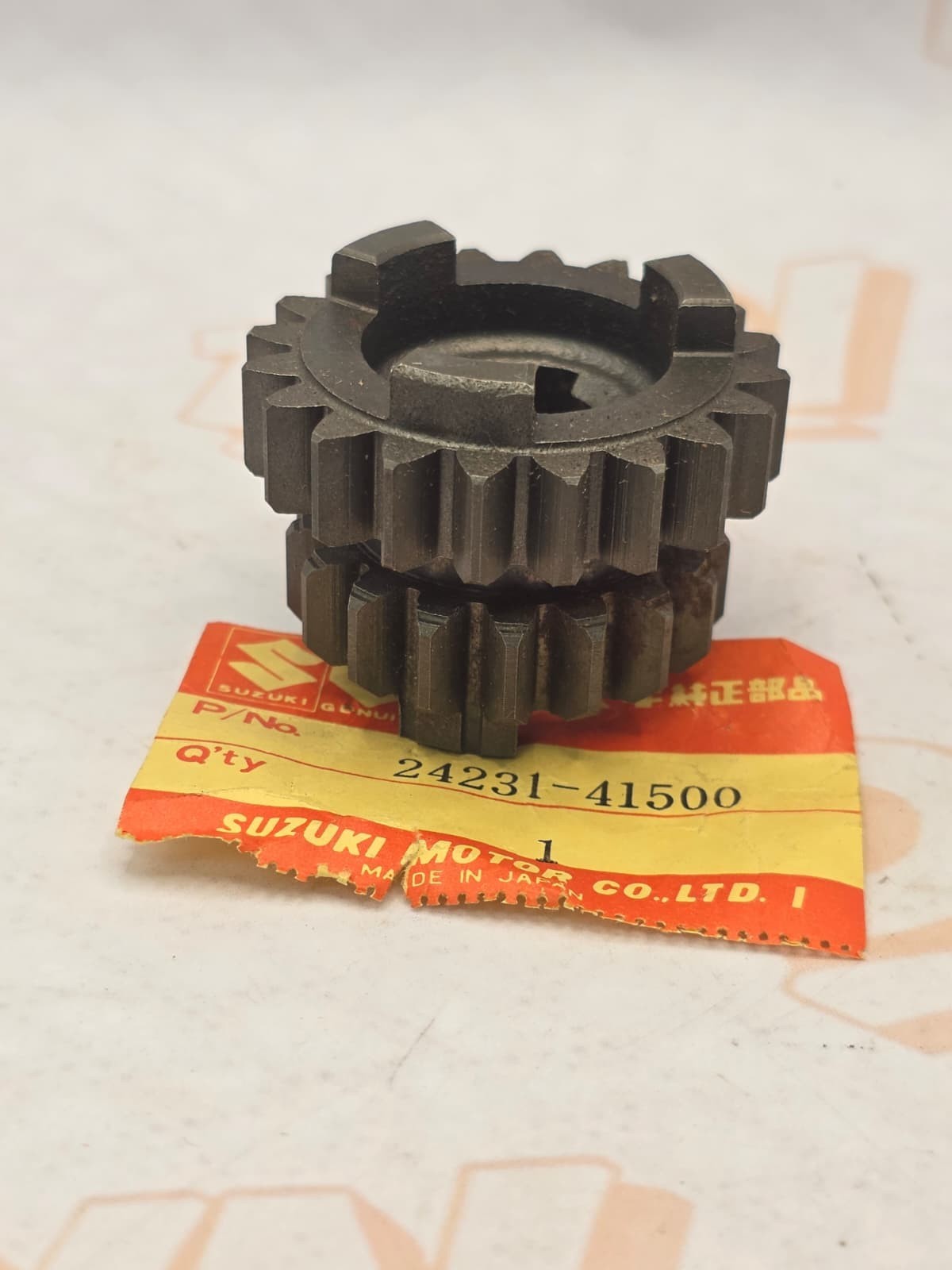 NOS Suzuki GEAR,THIRD DRIVE PE175 80-84 24231-41501