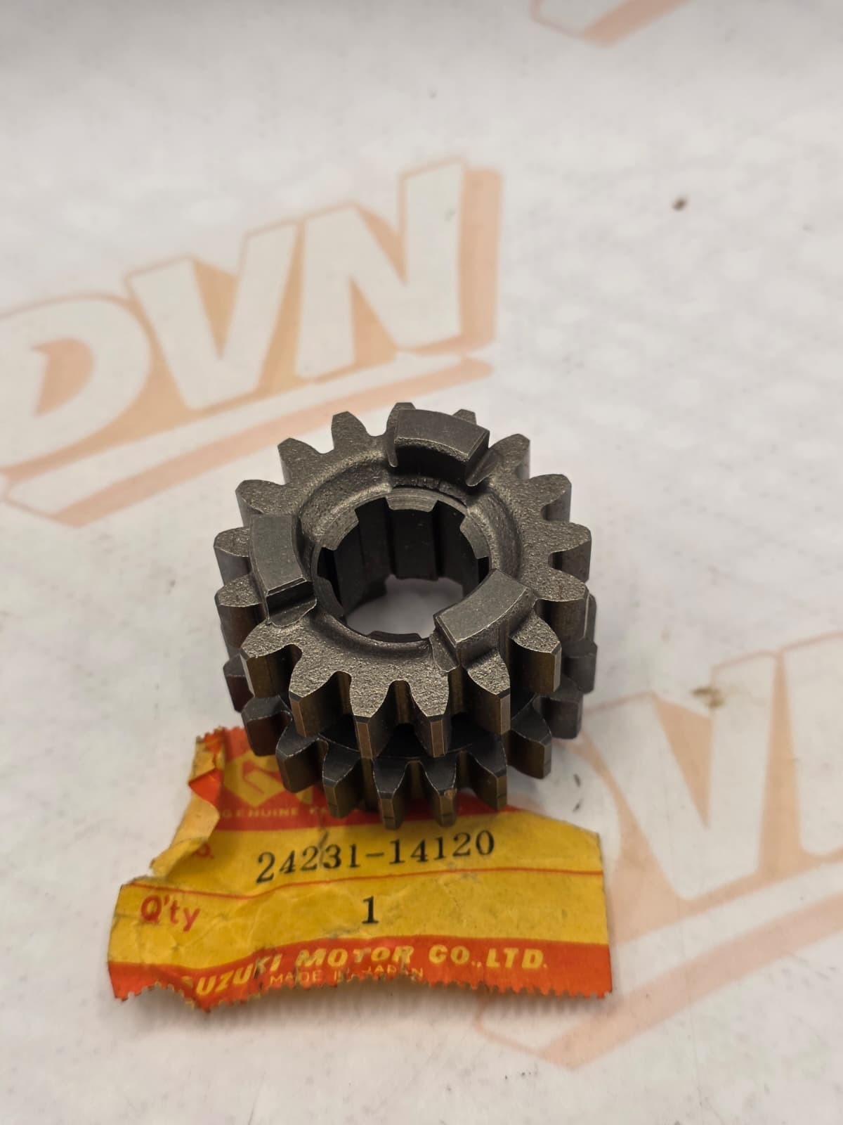 NEW GENUINE SUZUKI RM125 3RD/4TH GEAR DRIVEN 1983 MODEL 24231-14120 17/21T