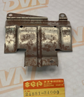 1973-77 SUZUKI GT 550 PLATE OIL GUIDE COVER NOS OEM  24881-34000