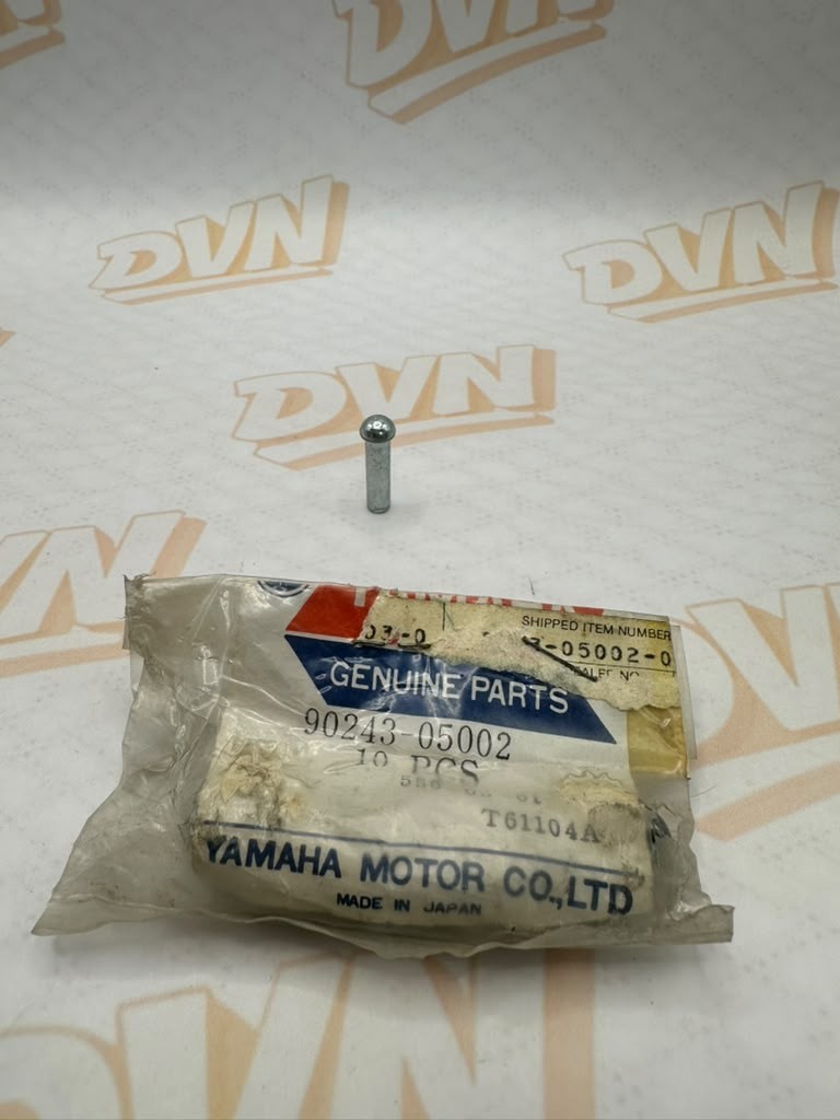NEW NOS YAMAHA 90243-05002