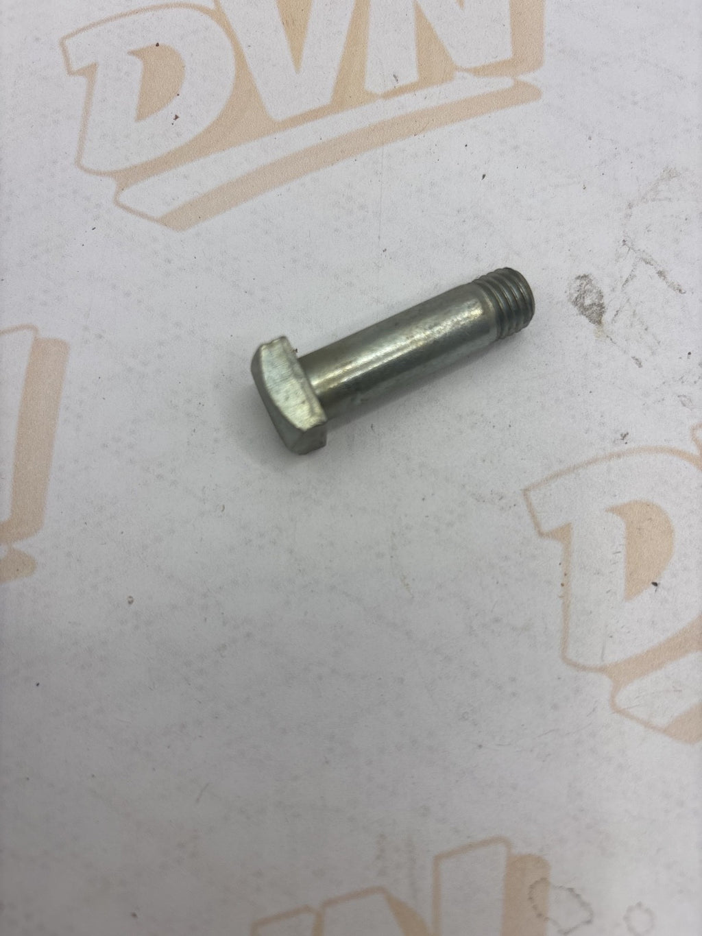 NOS NEW ORIGINAL OEM SUZUKI GS1000 GT750 GT380 T500 BOLT 09105-10001