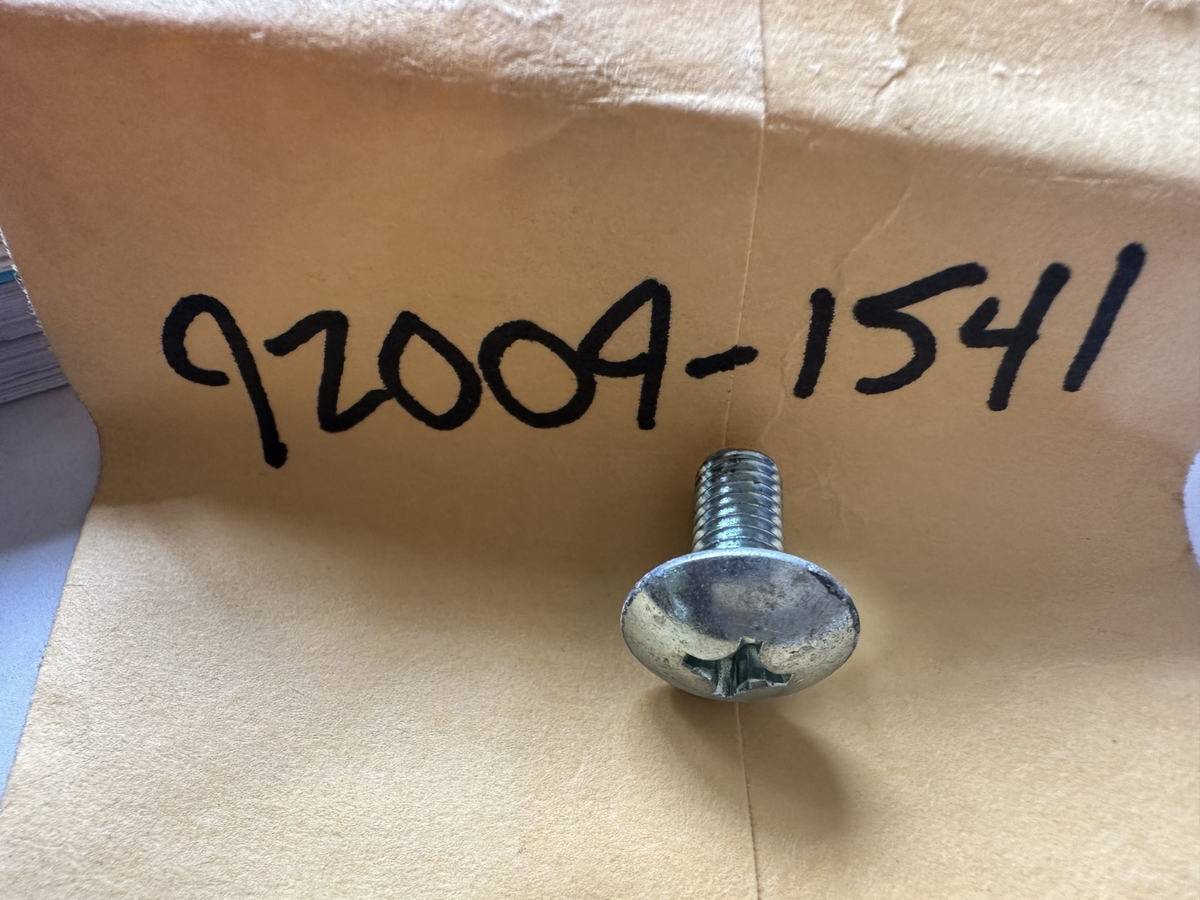 Kawasaki OEM 92009-1541 Screw