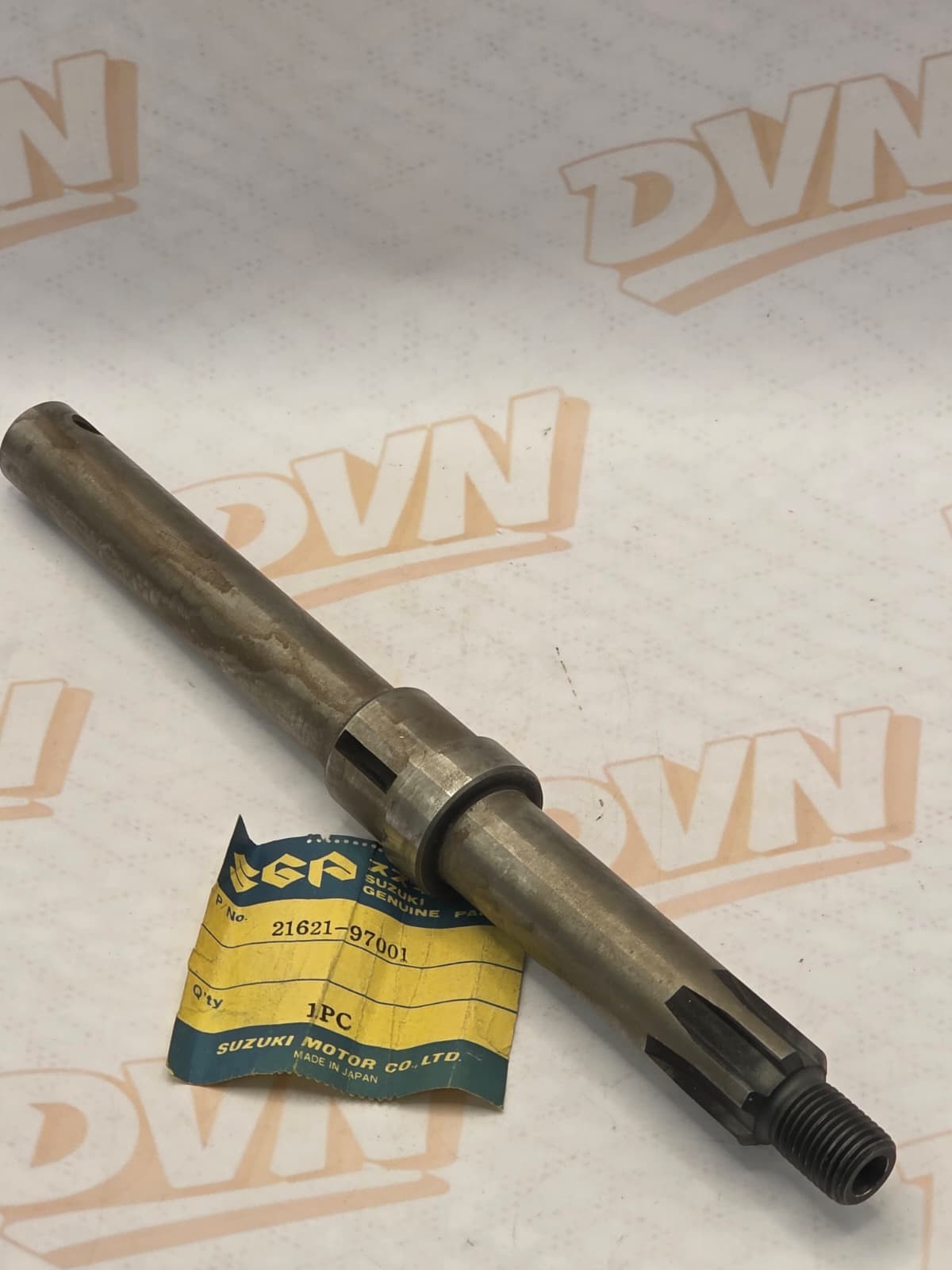 SUZUKI ,NOS OEM TRANS SHAFT  21621-97001 SNOWMOBILE MARINE