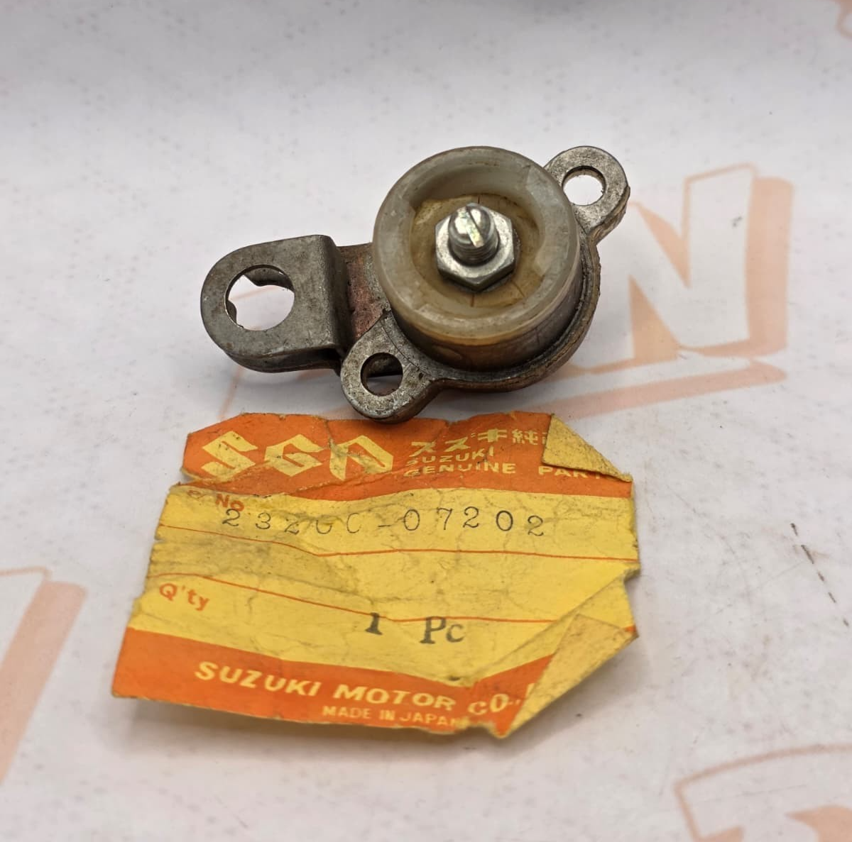 NOS Suzuki B100P B105P KT120 B120 TC120 Clutch Release Screw Assy  23200-07202