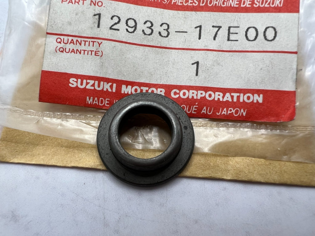 OEM NOS Suzuki GSXR 1100 GSX-R1100 SEAT, VALVE SPRING 12933-17E00