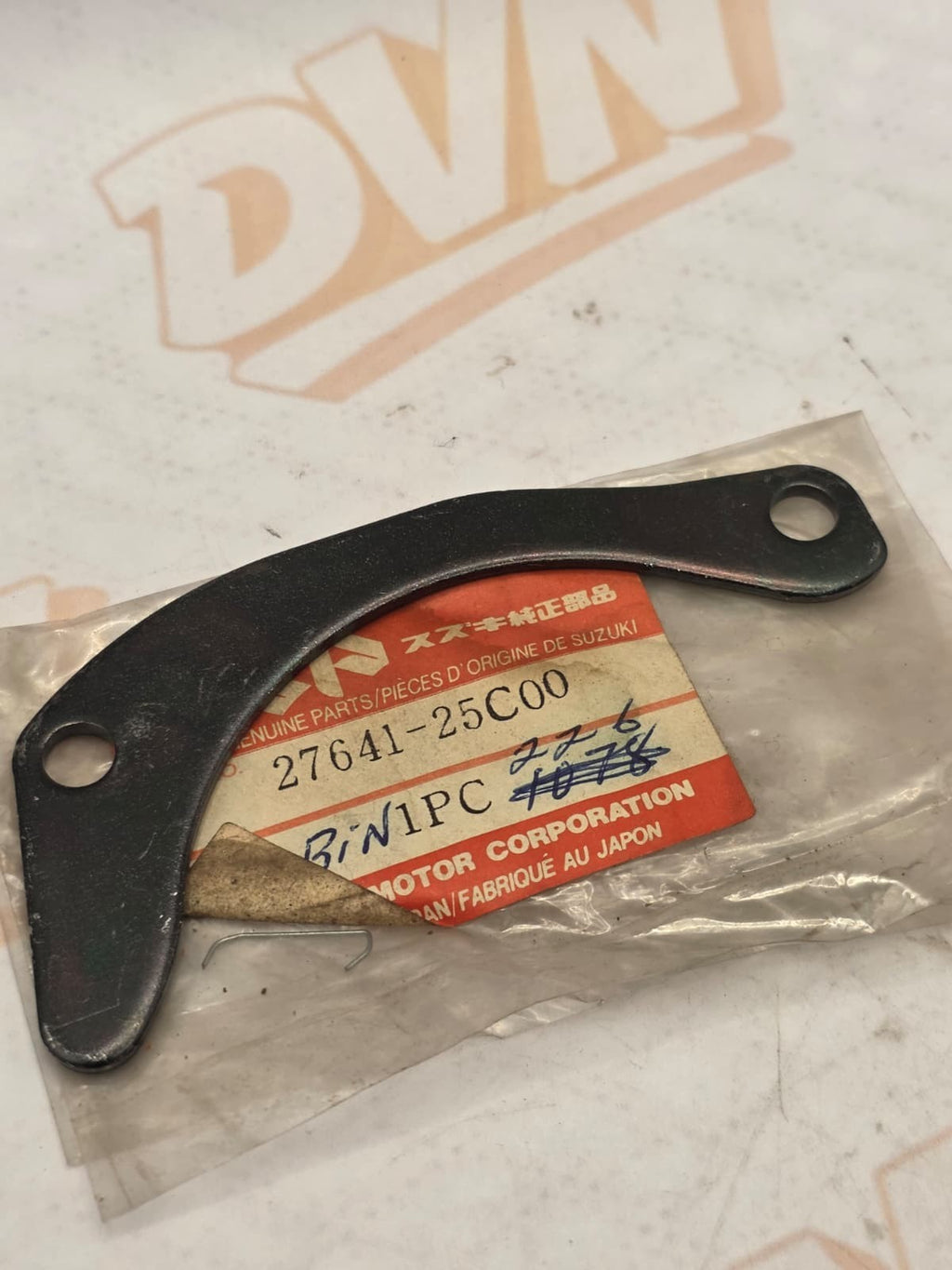 NOS GENUINE SUZUKI FRONT CHAIN PLATE 27641-25C00 NEW OEM FACTORY PART