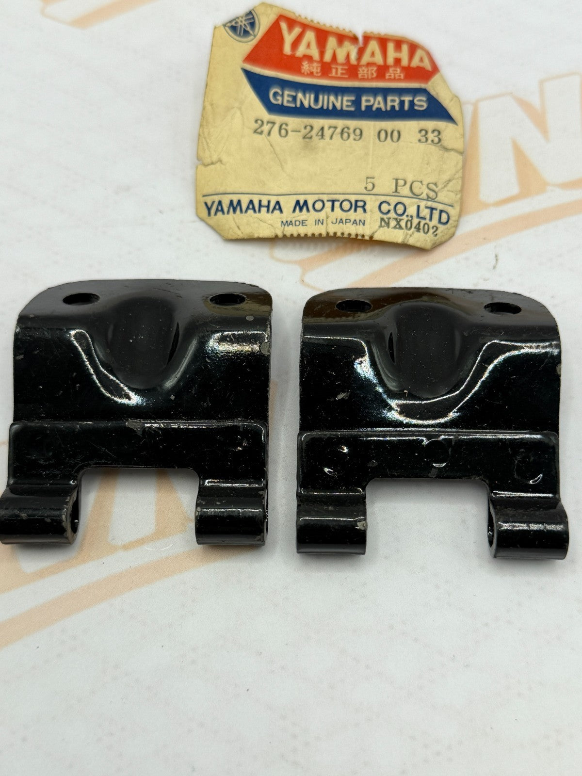 NOS OEM YAMAHA ht1 LT1 LT2 LT3 SEAT BRACKETS  276-24769