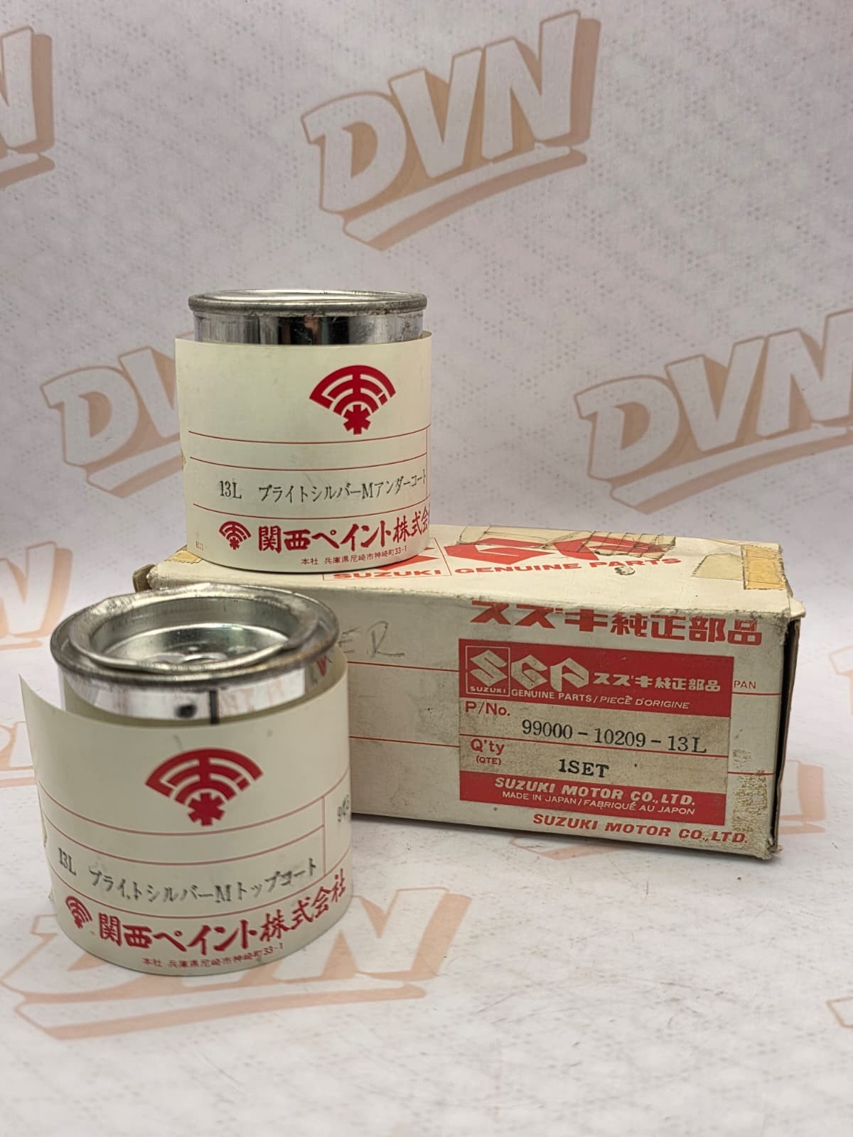 NOS  SUZUKI BRIGHT SILVER METALLIC  99000-10209-13L