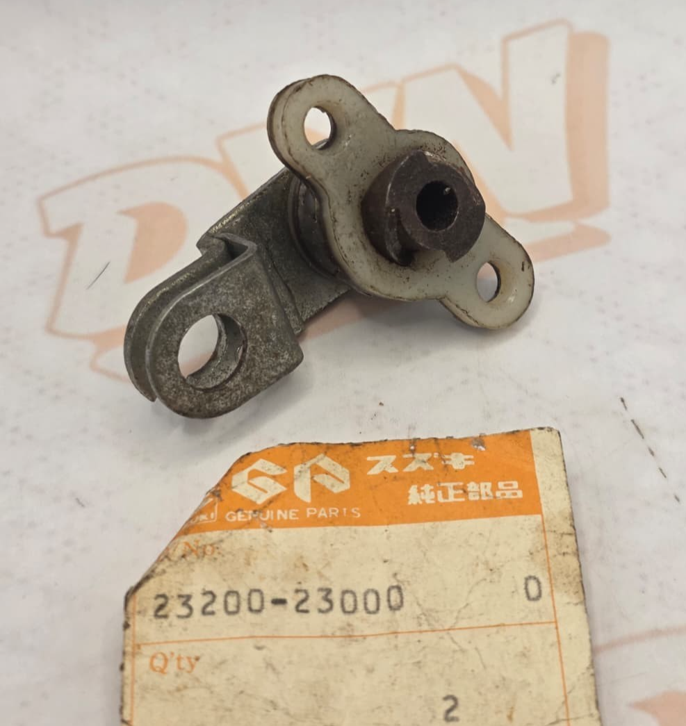 SUZUKI RV90 1973 1974 1975 1976 1977 CLUTCH RELEASE SCREW 23200-23000 NOS OEM