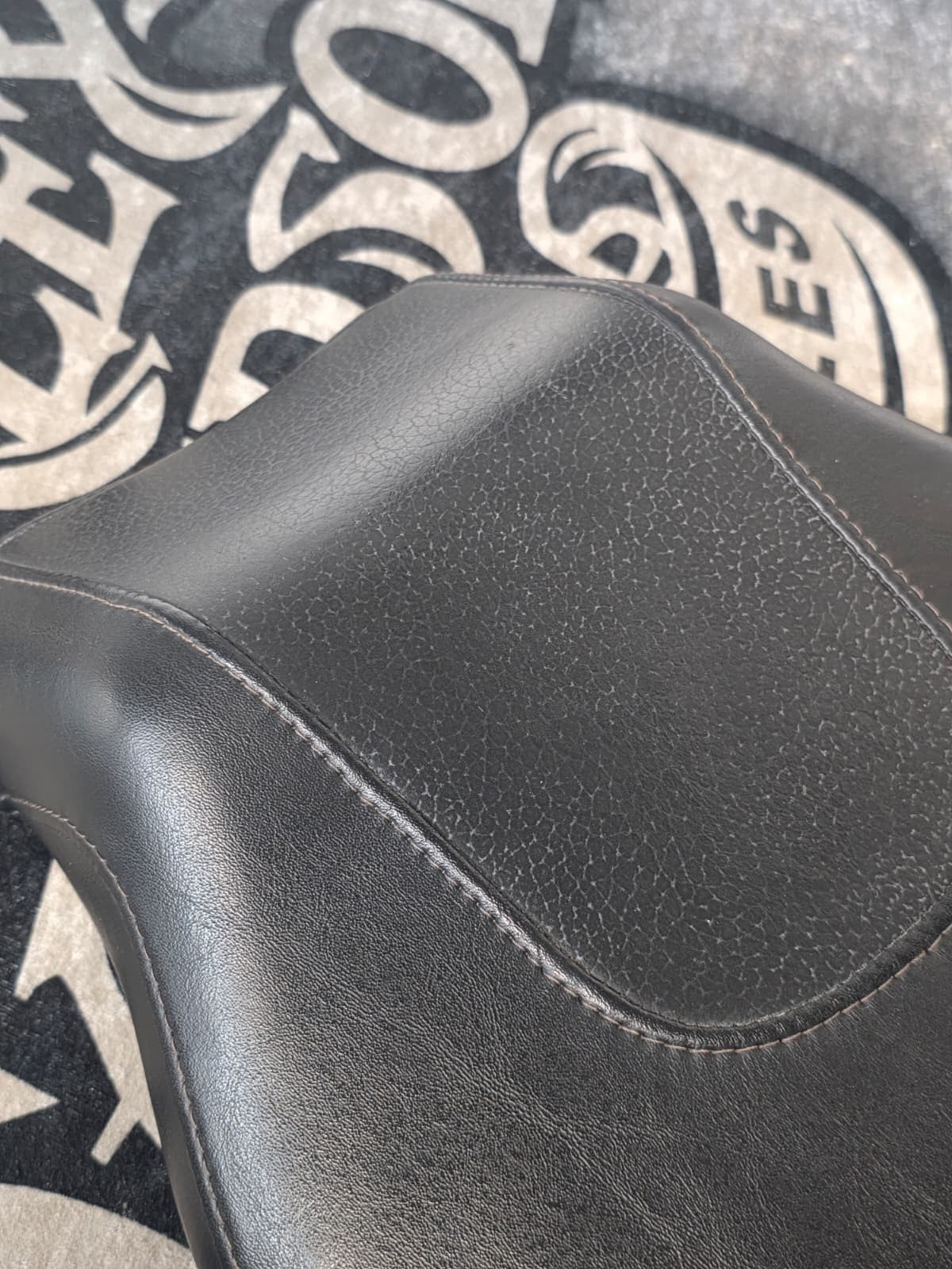 2005-2017 OEM Harley-Davidson Softail FATBOY,Deluxe Passenger Pillion Rear Seat