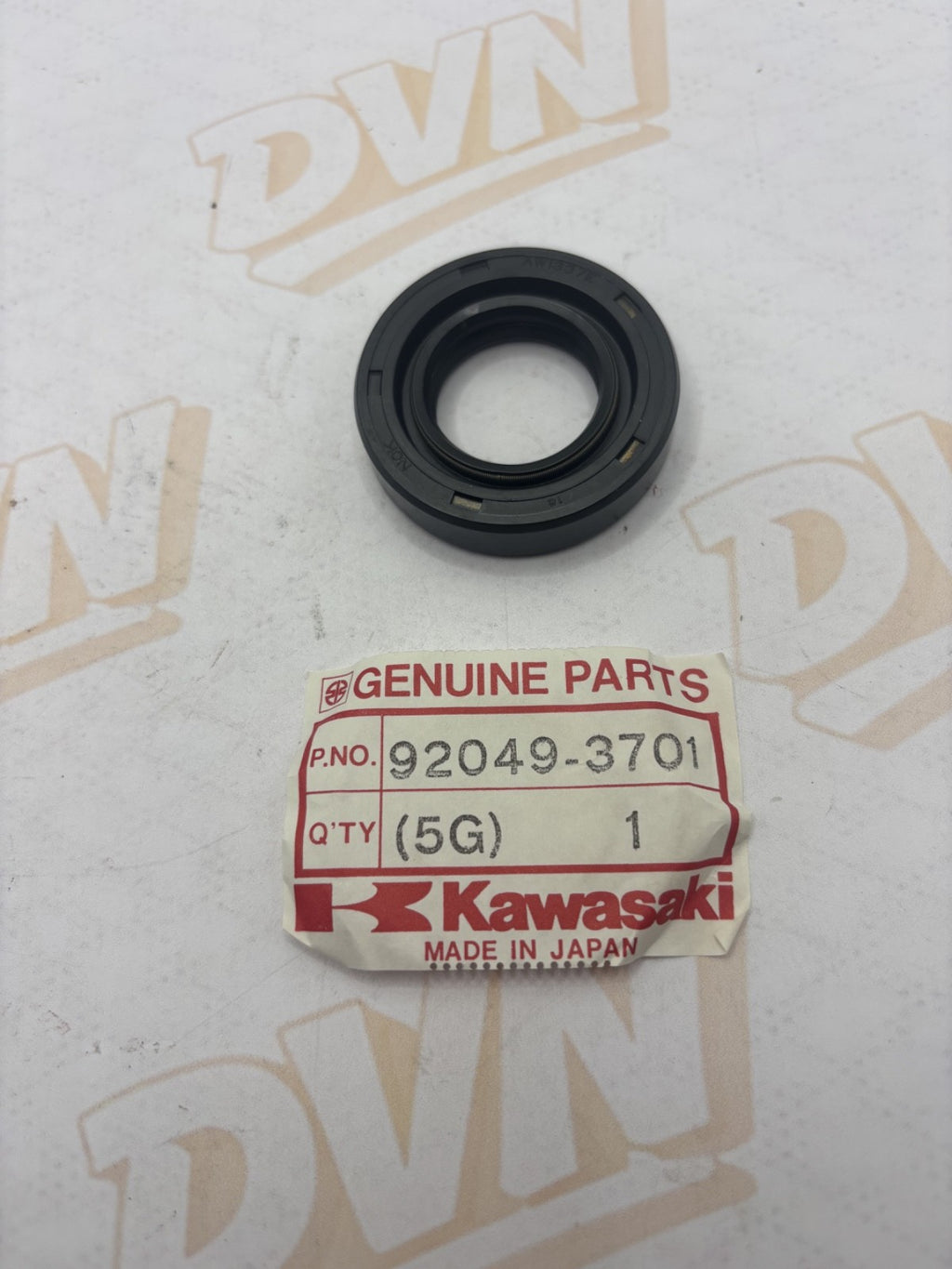 NEW GENUINE KAWASAKI JS300 JET SKI 86-91 REAR ENGINE COVER OIL SEAL 92049-3701