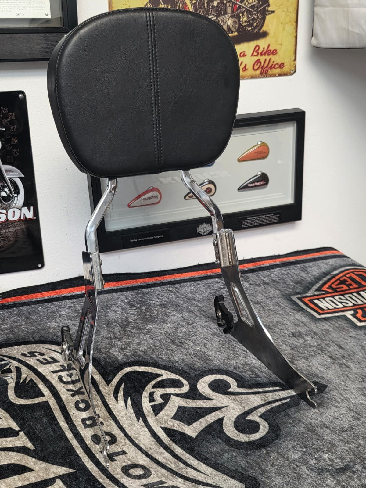 SOFTAIL SPRINGER 06-08 OR CROSS BONE 10-11 Harley-Davidson Sissy Bar/Back Rest