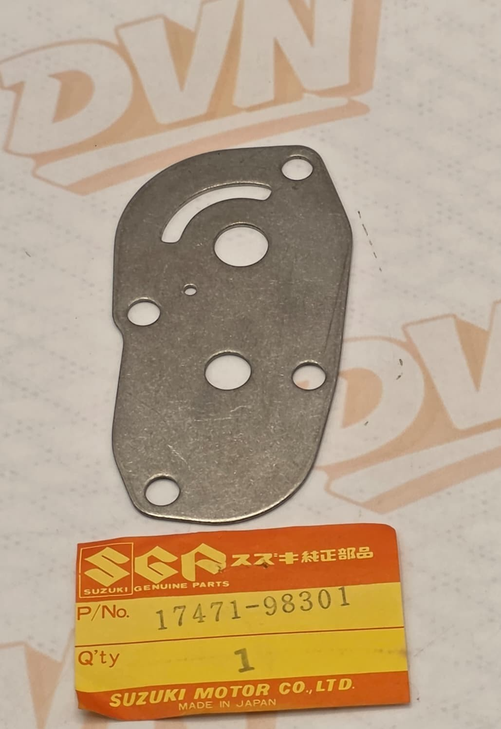 R89 Genuine Suzuki Marine 17471-98301 Pump Case Plate OEM New Factory Boat Parts