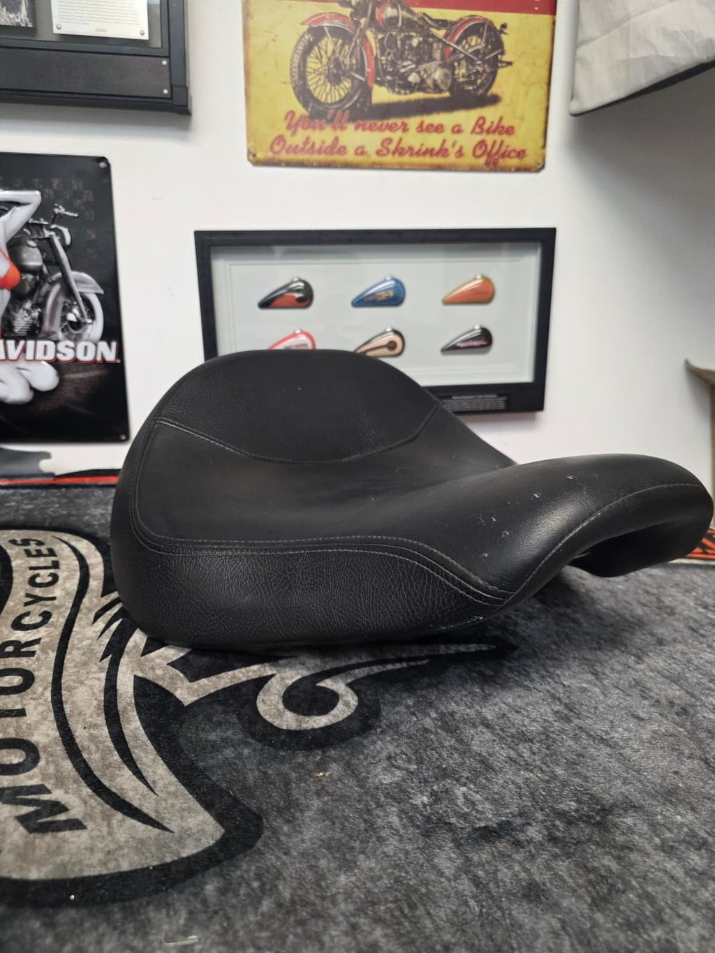 Harley-Davidson Solo Seat Saddle Fat Boy FLSTF 06-2017