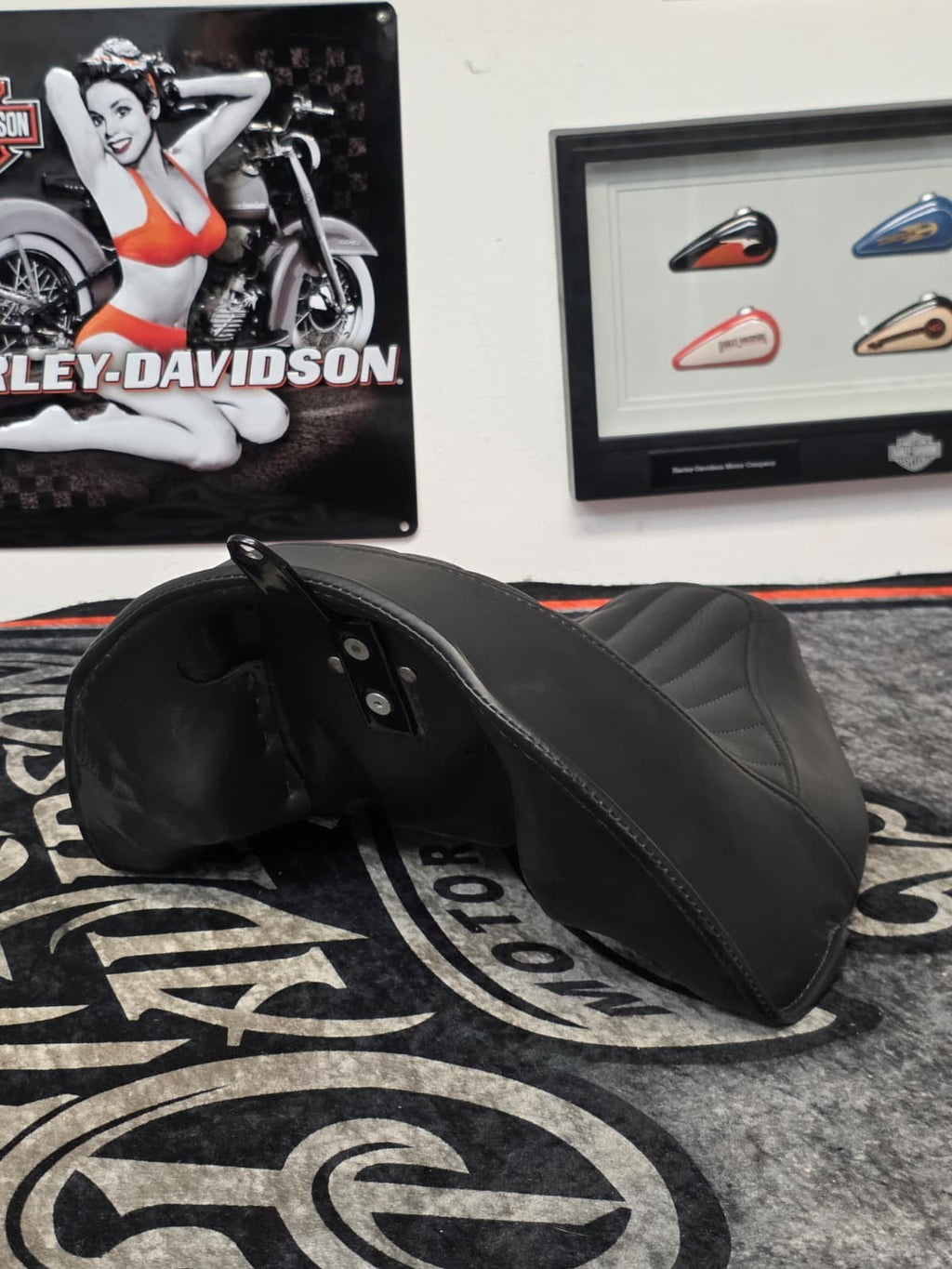 2011-17 OEM Genuine Harley-Davidson Softail FLS,FXS BLACK LINES Slim Seat Solo