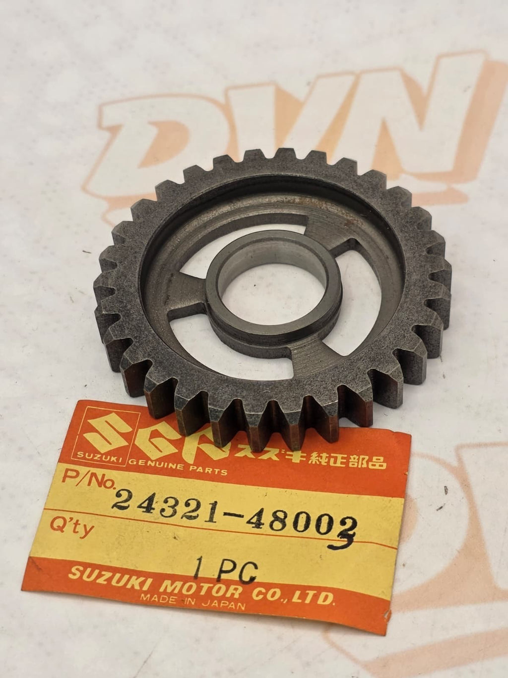 GEAR,SECOND DRIVEN Suzuki GSX 550  de 1983 a 1987 24321-43400