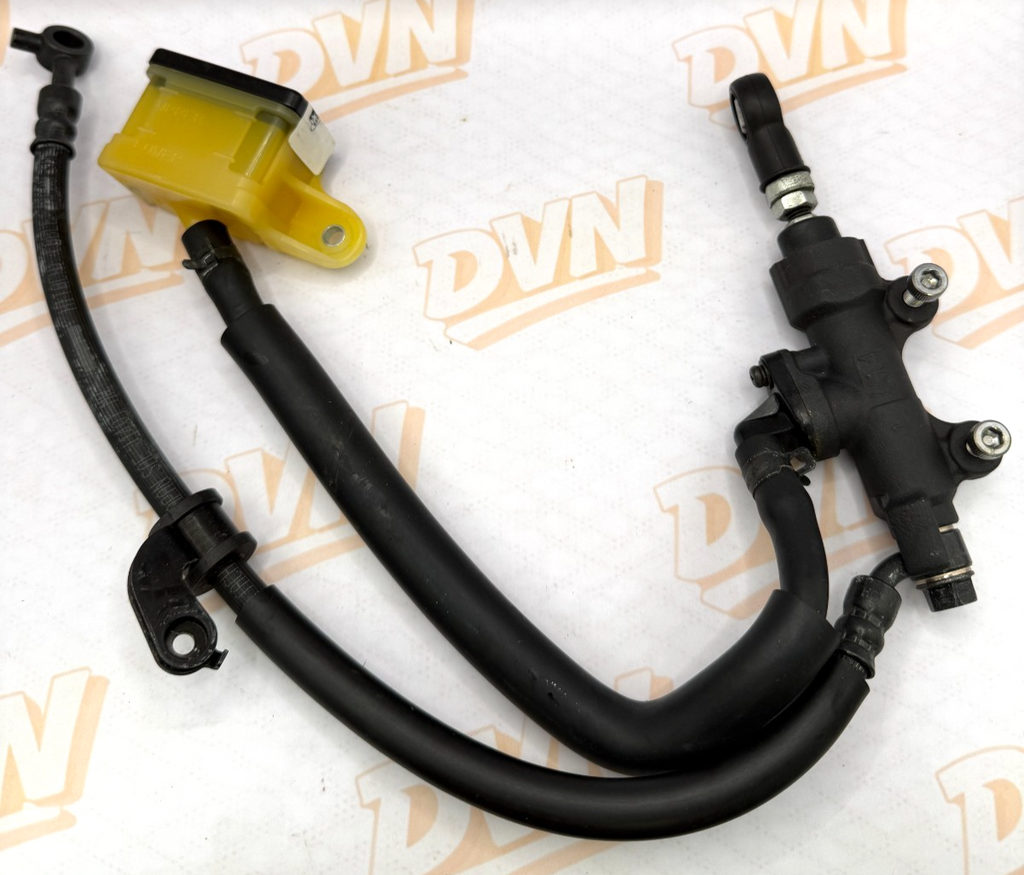 HONDA 13-15 CBR500R REAR  BRAKE MASTER CYLINDER W RESERVOIR 43510-MGZ-D01 BB315