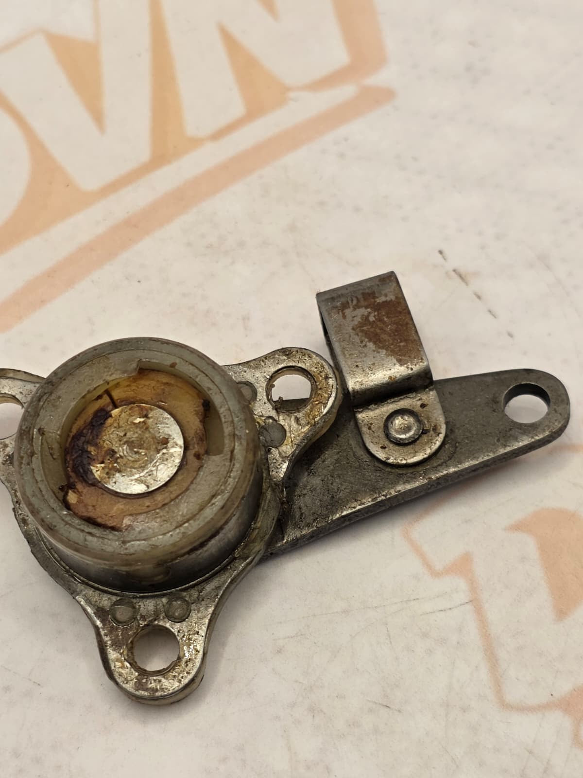 NOS SUZUKI M15 M15D CLUTCH RELEASE MECHANISM 23200-01030