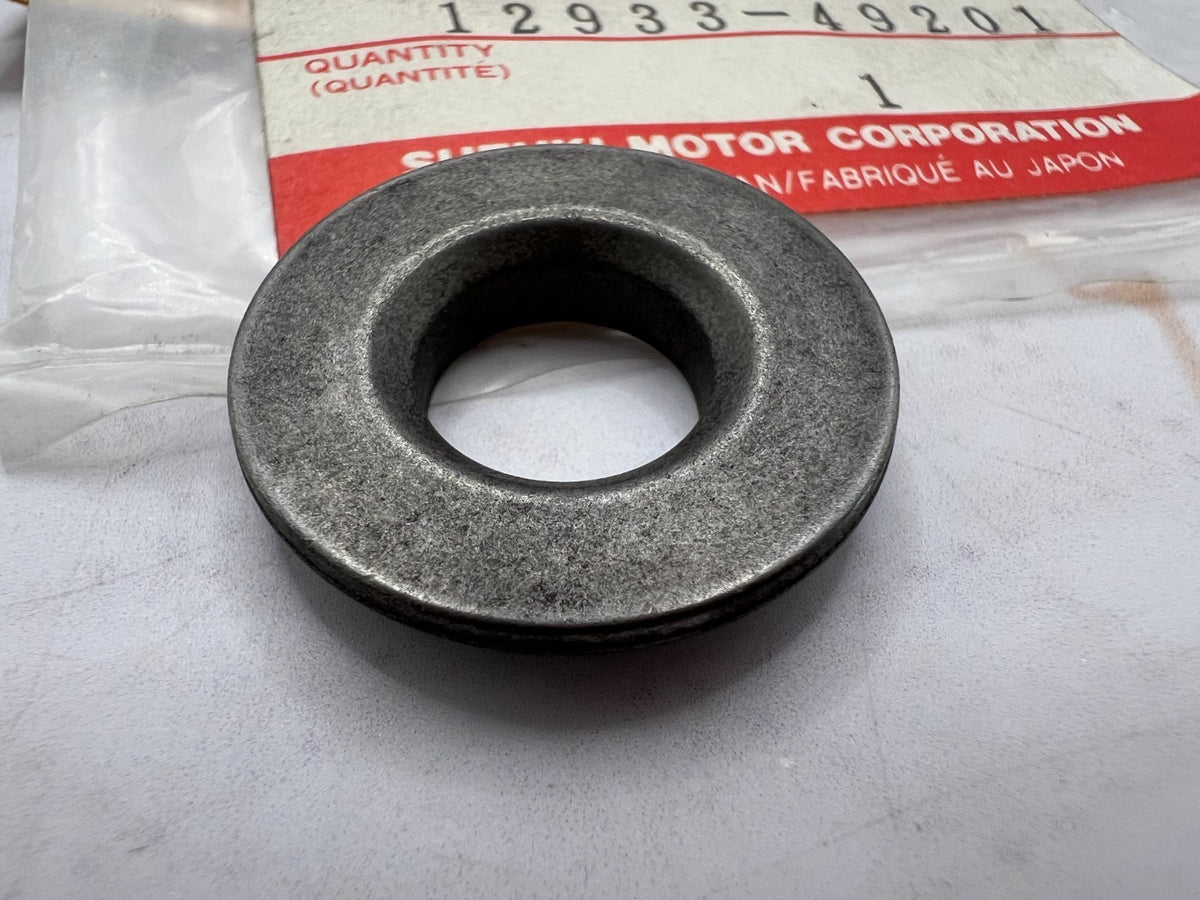 SUZUKI NOS OEM 12933-49201 VALVE Seat, Spring