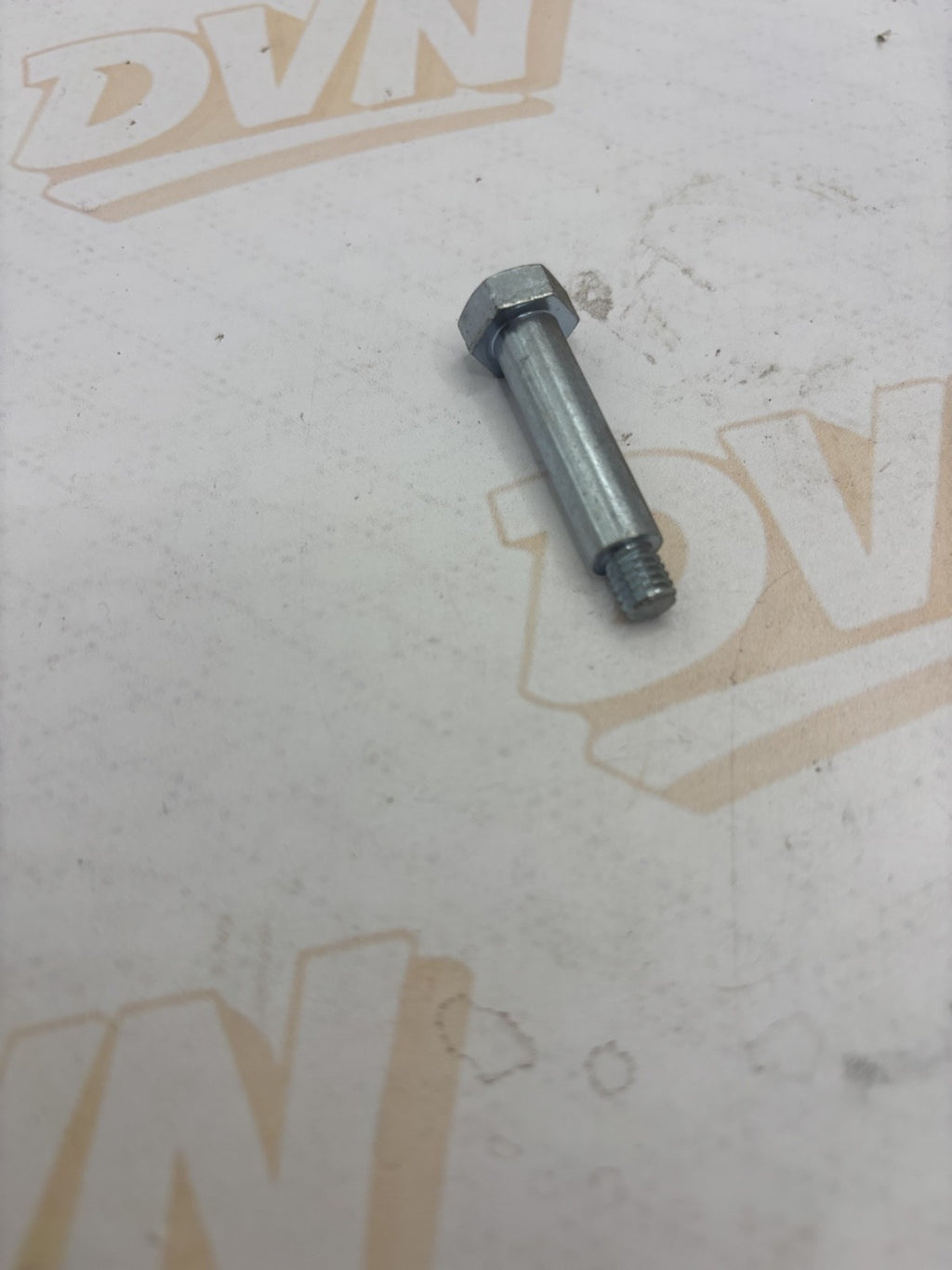 NOS SUZUKI RM125/RM100/TM100 FOOT REST/STAND BOLT 09111-06018 NEW OEM PARTS