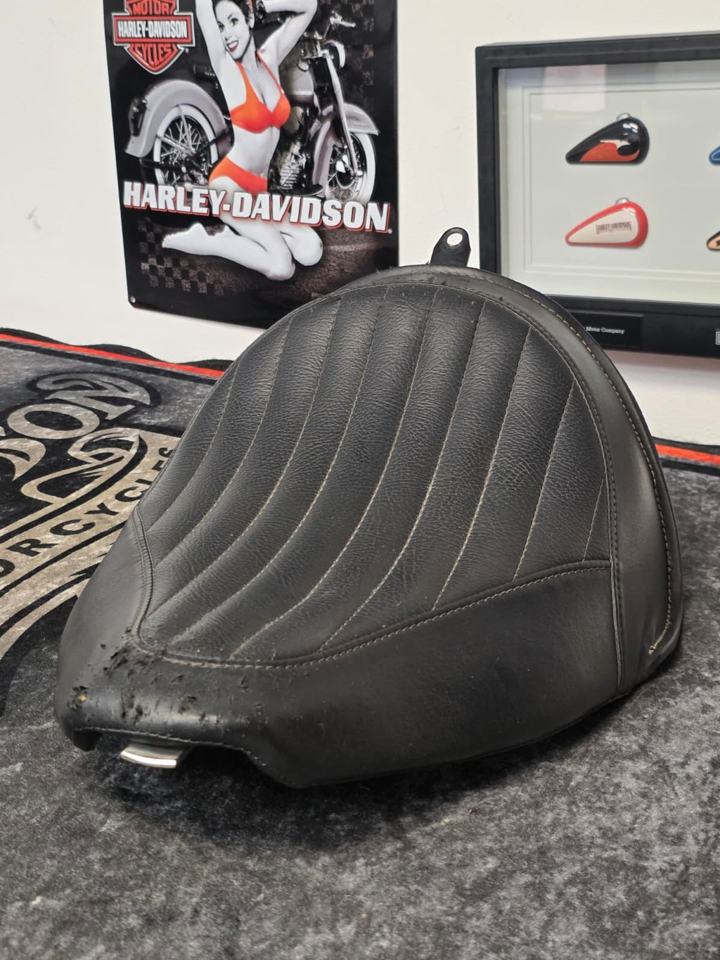 2011-17 OEM Genuine Harley-Davidson Softail FLS,FXS BLACK LINES Slim Seat Solo