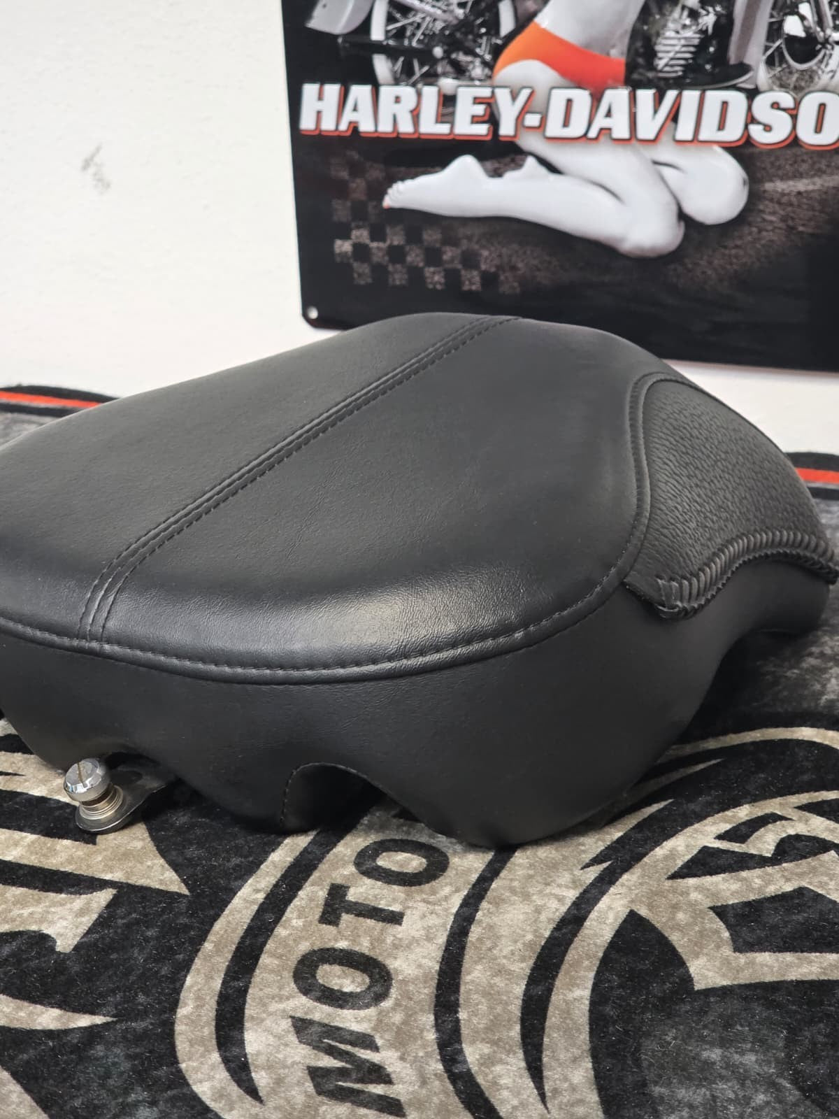 05-17 Harley-Davidson Heritage,deluxe,Softail models Passenger Pillion Seat OEM