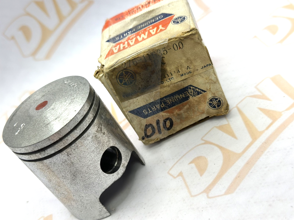 Yamaha 276-11635-00. Piston O/S .25mm NOS
