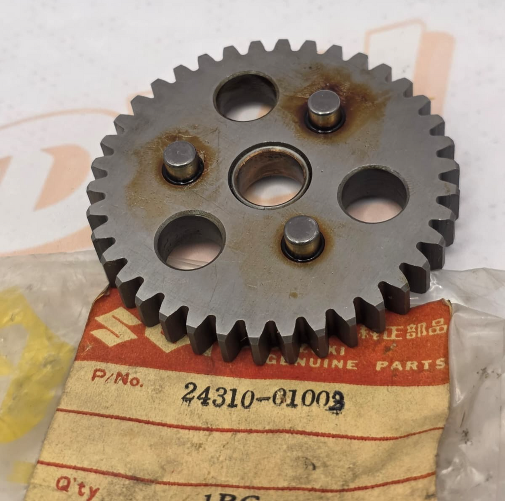 NOS GENUINE SUZUKI LOW GEAR 24310-01003 24310-01002 NEW OEM FACTORY ORIGINAL