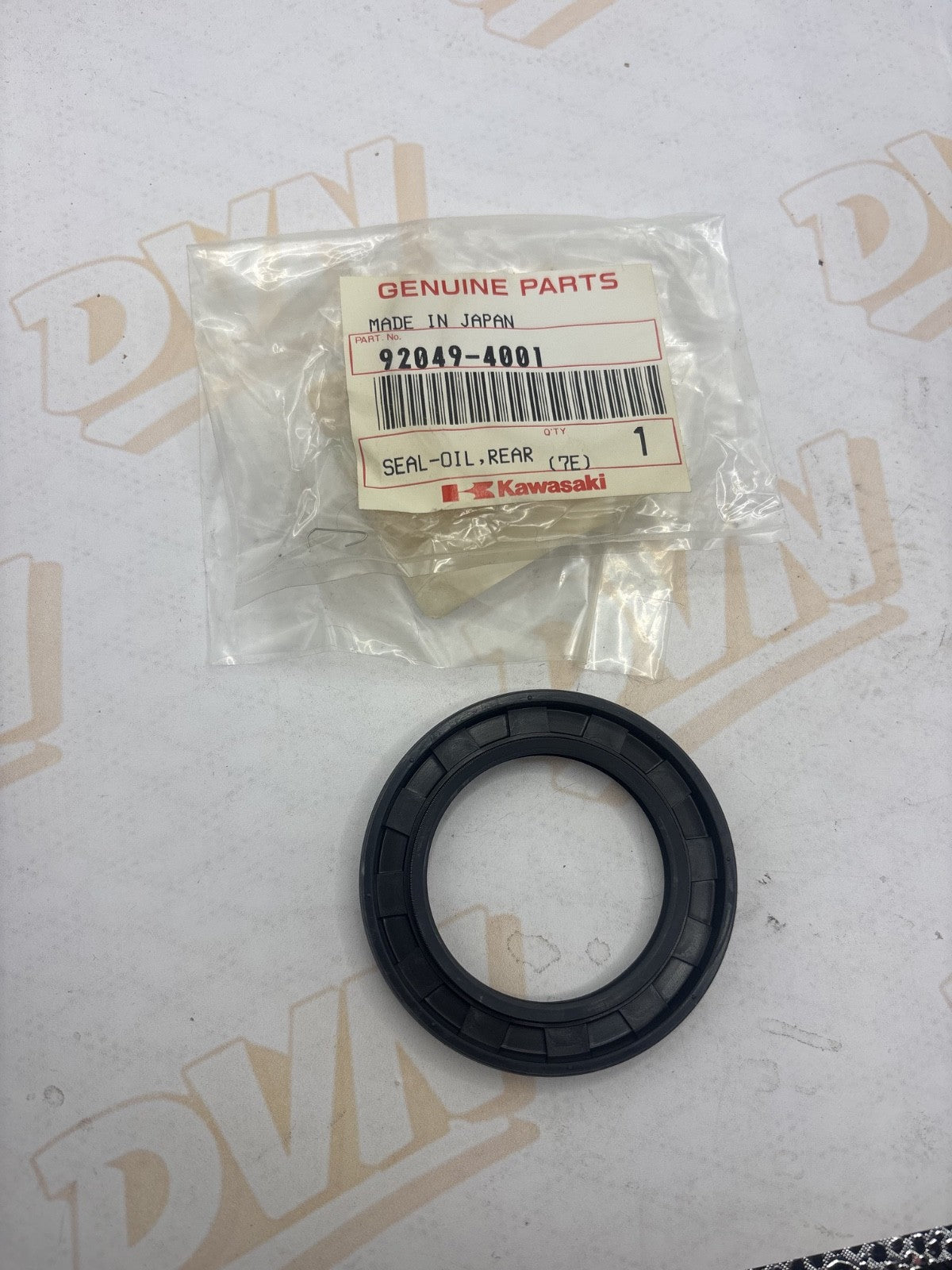 NOS GENUINE KAWASAKI 1984 1985 KXT250 TECATE REAR HUB OIL SEAL 92049-4001 OEM