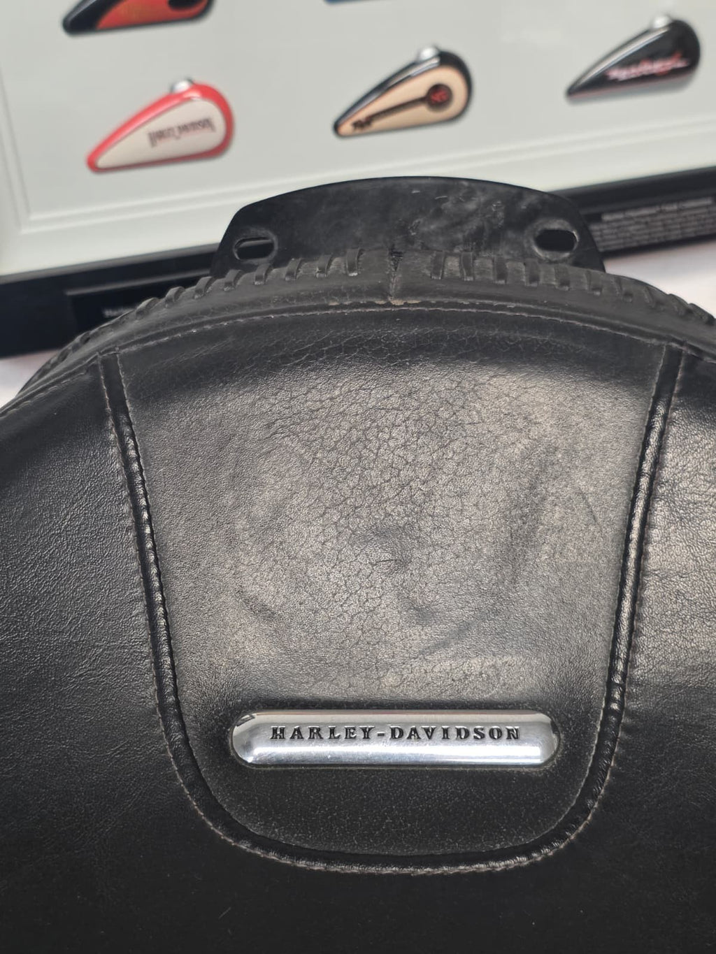 08 Harley Softail FAT BOY 105TH ANIYVERSAry Front Seat Solo OEM
