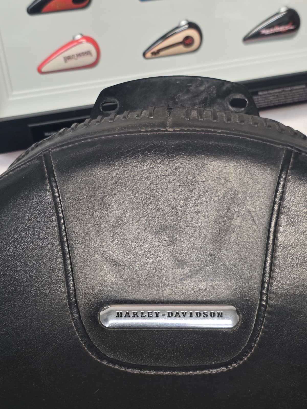 08 Harley Softail FAT BOY 105TH ANIYVERSAry Front Seat Solo OEM