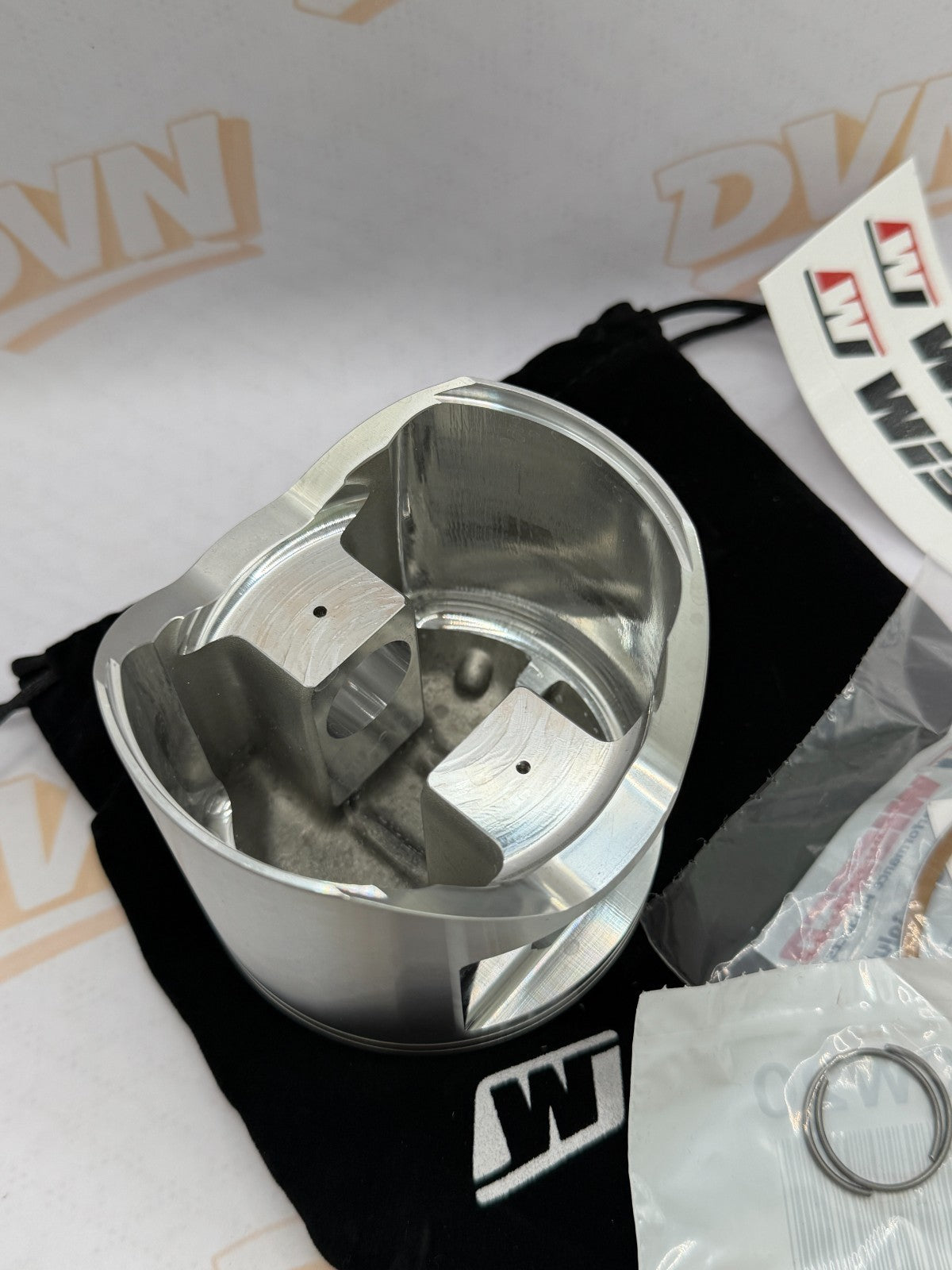 Suzuki PE400 1980 Wiseco piston and ring set  85.50 mm