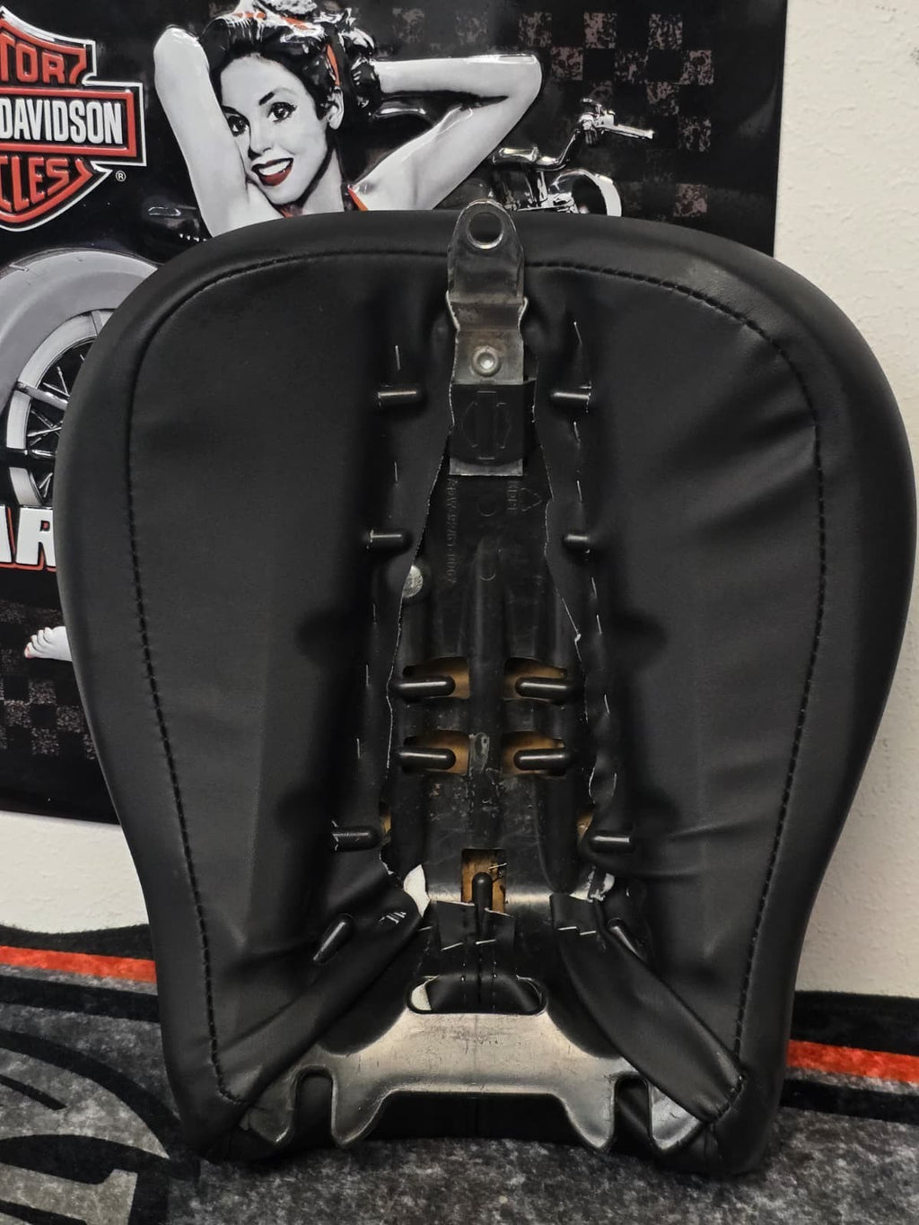 05-17 Harley-Davidson Heritage,deluxe,Softail models Passenger Pillion Seat OEM