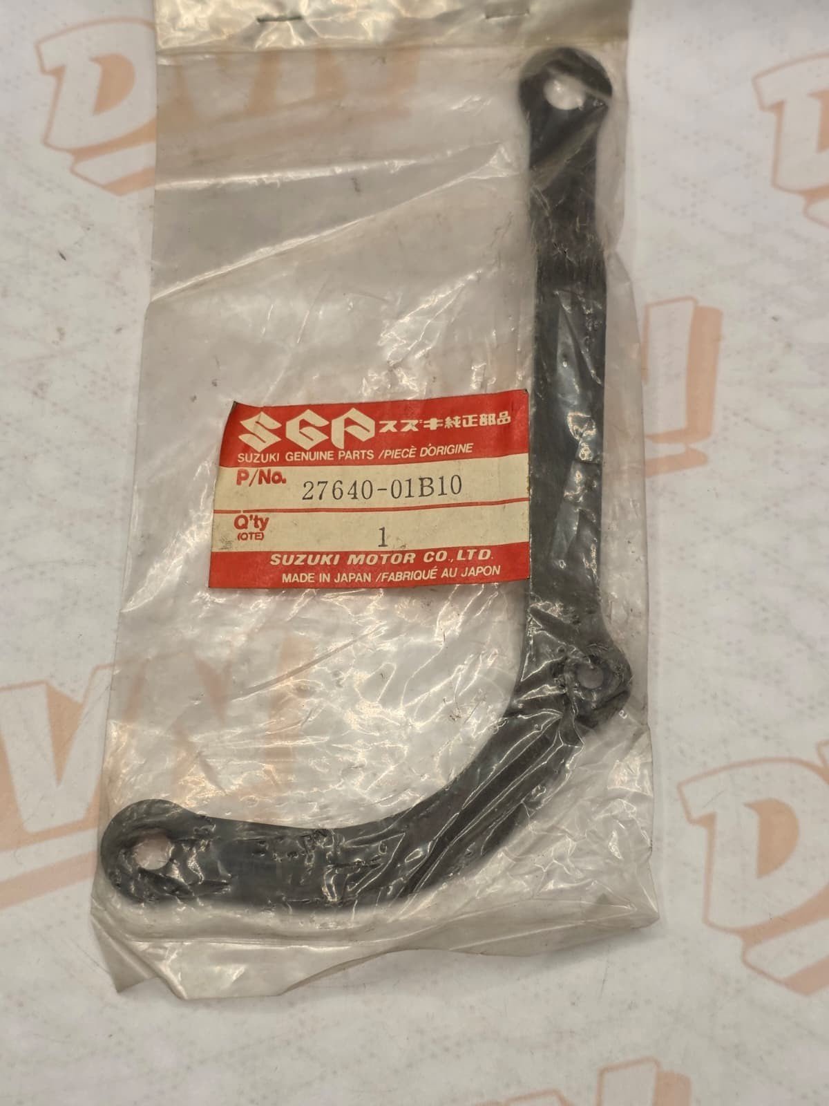 NOS 27640-01B10 Suzuki Chain Guide Plate Front