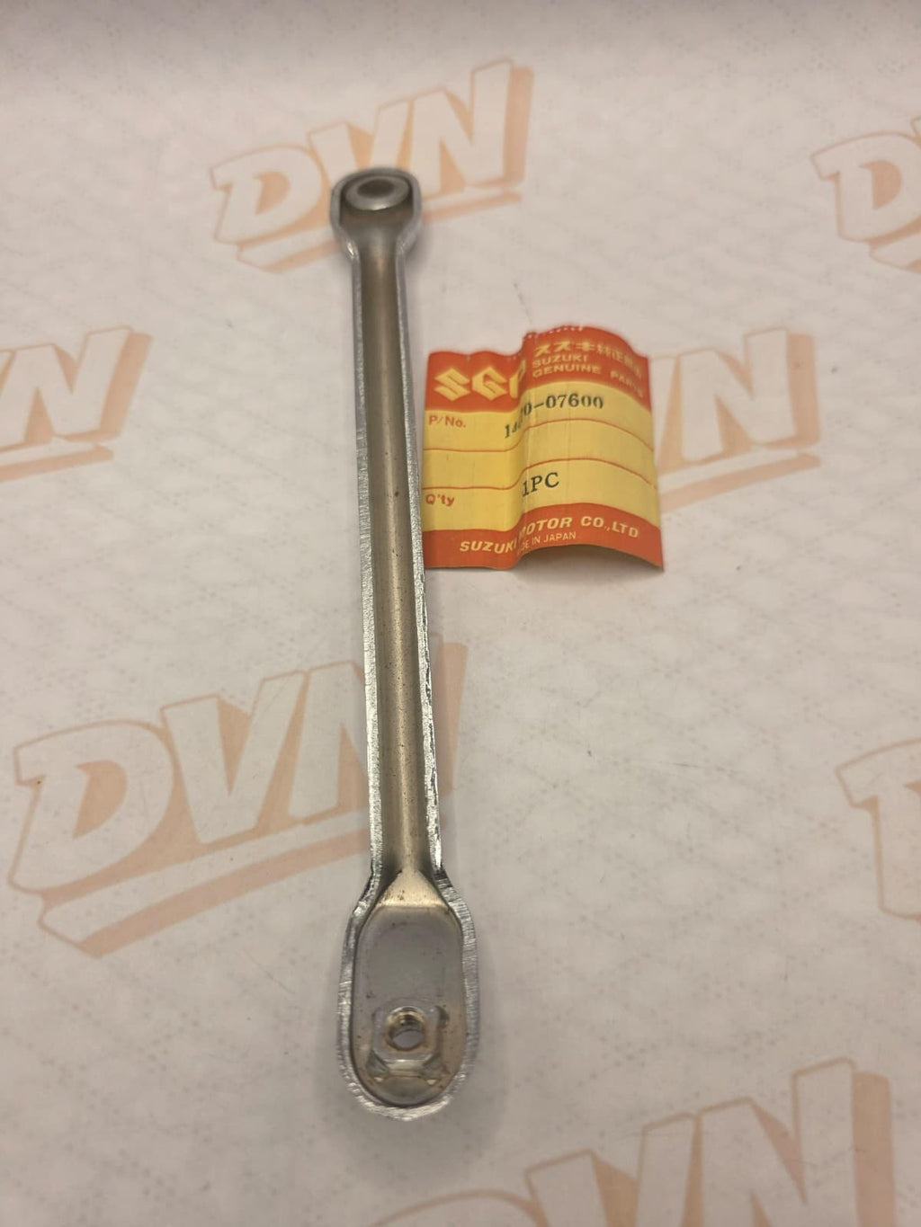 SUZUKI B 105 P 1968 KT120 1968 REAR MUFFLER BRACE NOS OEM 14470-07600