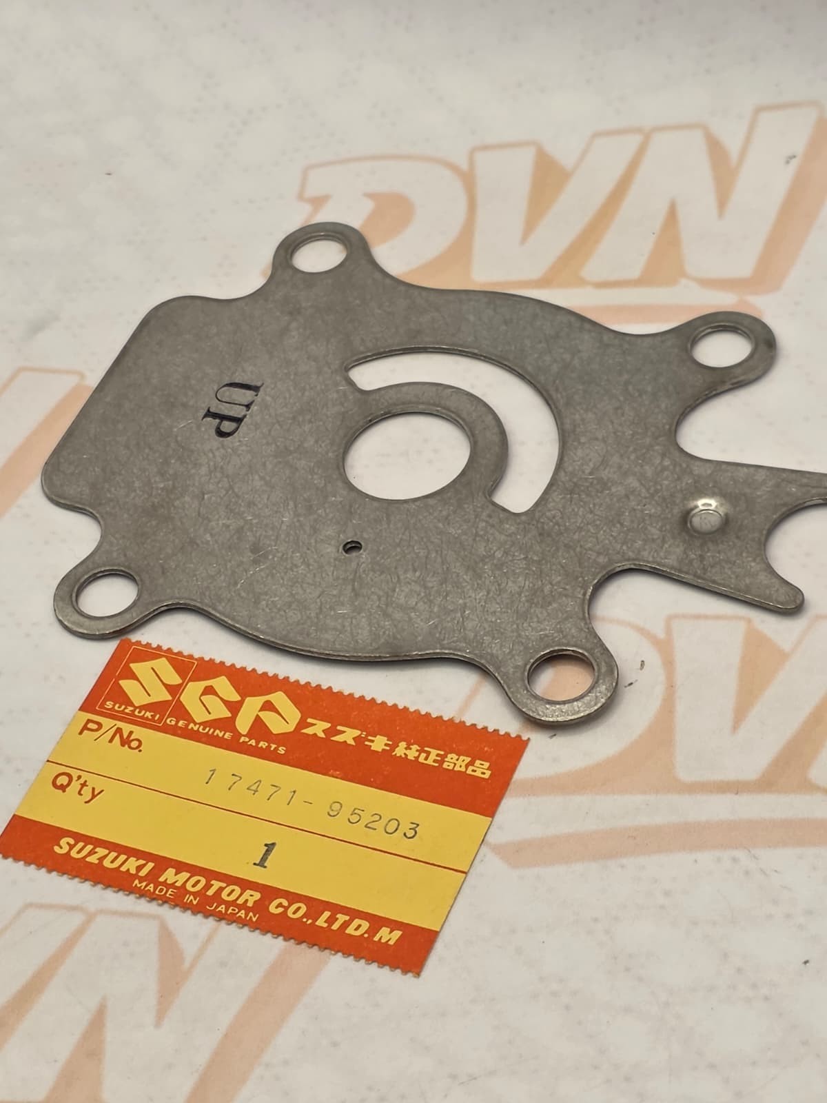 U27 Genuine Suzuki Marine 17471-95203 Water Pump Plate OEM