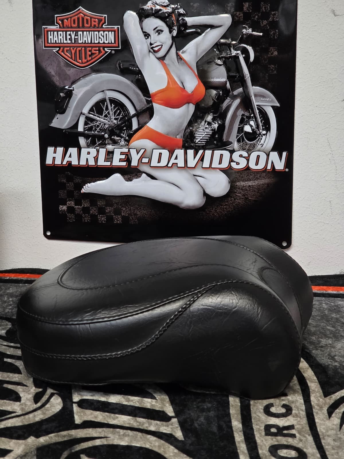 09-17 HARLEY DAVISON  SOFTAIL  Mustang  Diamond Stitched Passanger Seat 79492