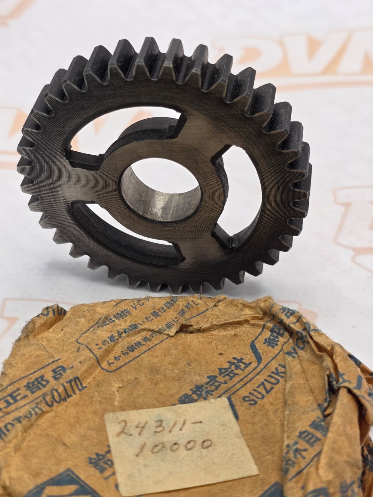 NOS Suzuki 1st Driven Gear T200 TC200 24311-10000