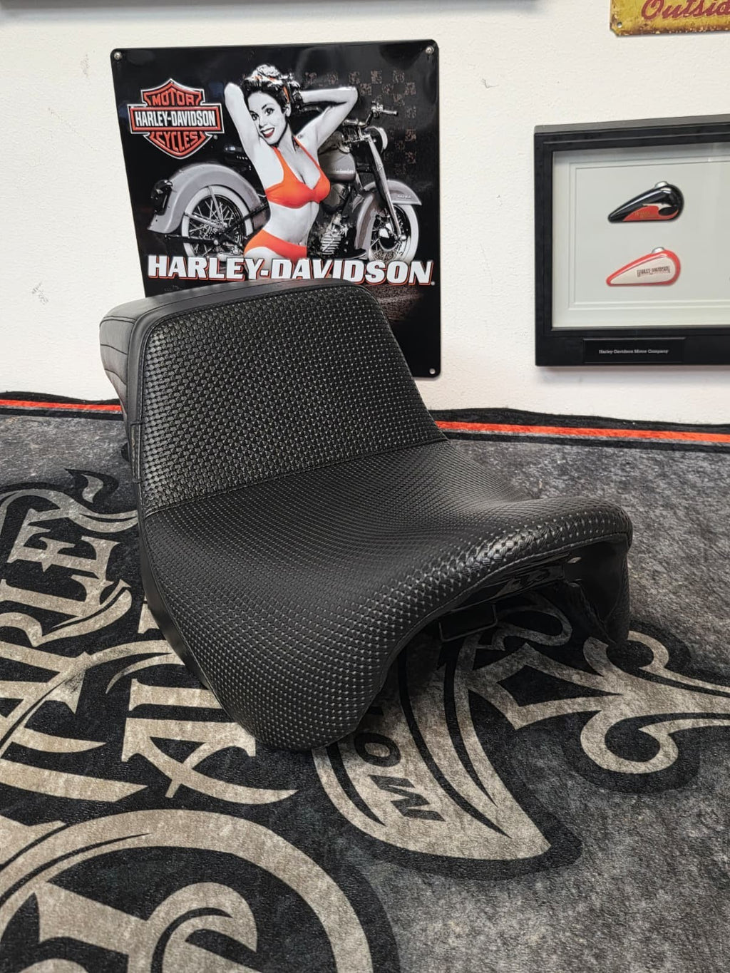 Le Pera LH-597BW Kickflip Seat Basket Weave Harley 97-07 Touring FLHT/FLTR