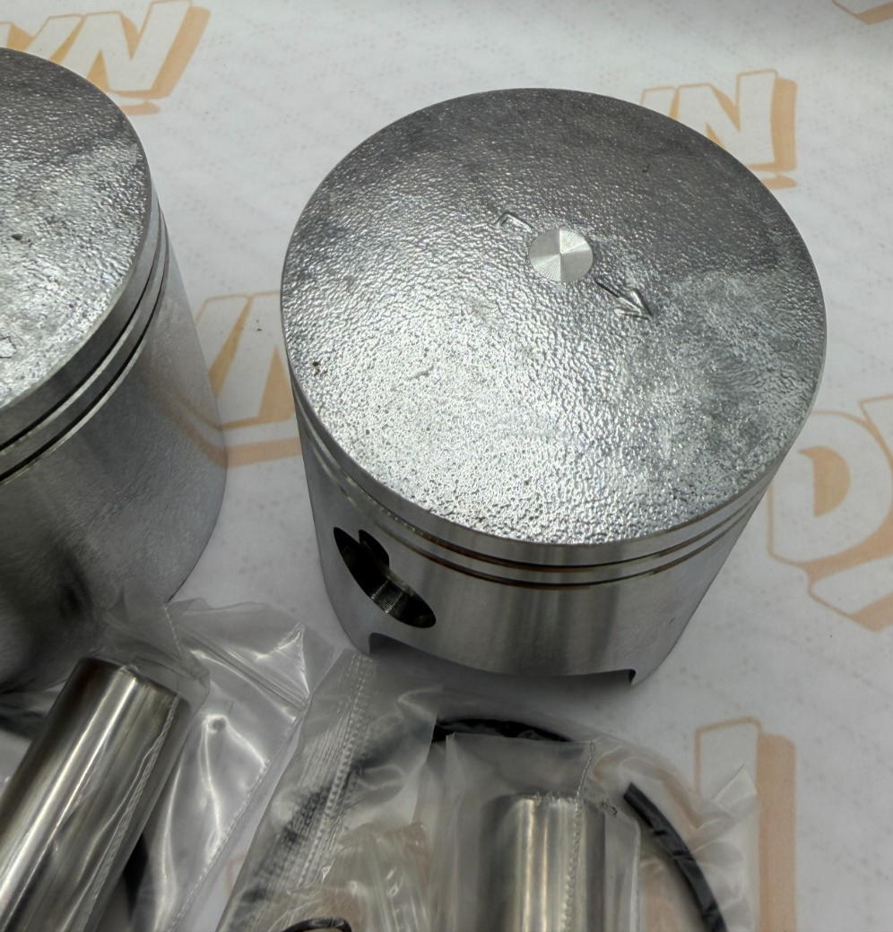Suzuki 1972-1977 GT750 PISTON AND RING SET  70mm Standard Size
