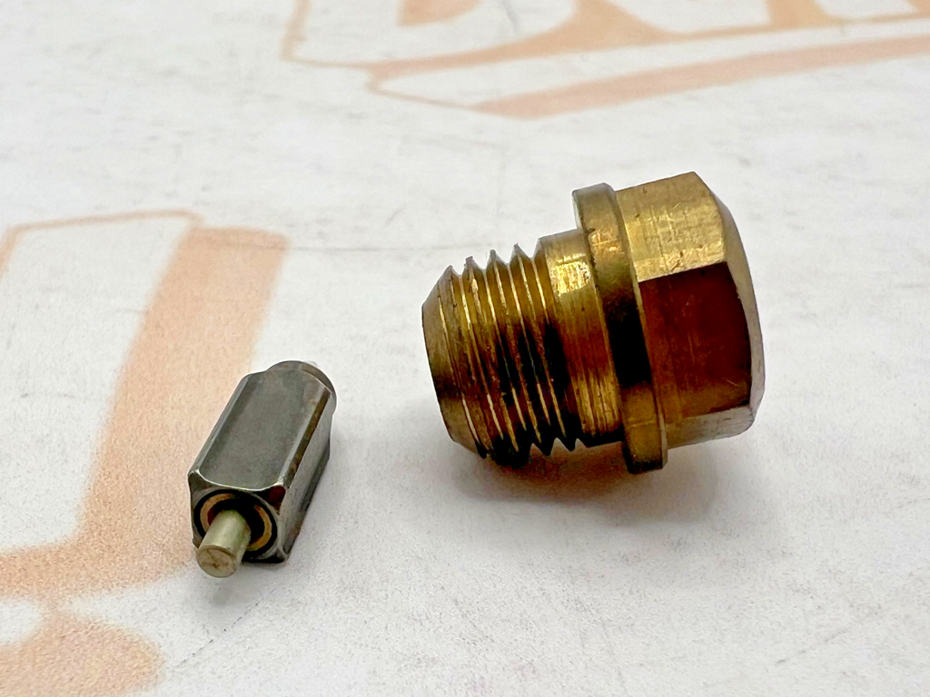 suzuki valve NOS OEM needle 13370-30630