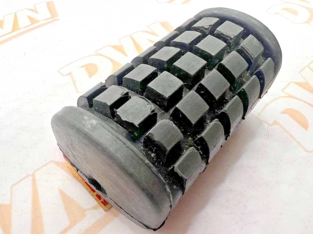 NEW GENUINE KAWASAKI 34028-008 STEP-ASSY, FR, RH