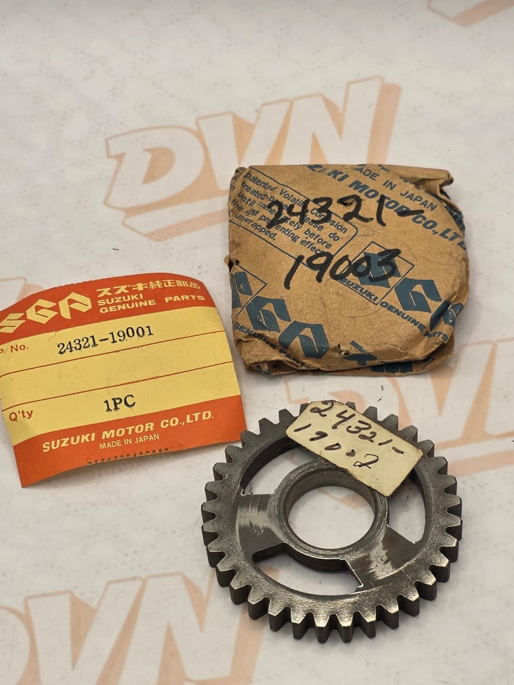 1971-73 SUZUKI MT 50 F50 2ND GEAR DRIVEN NOS OEM  24321-19001 24321-19003